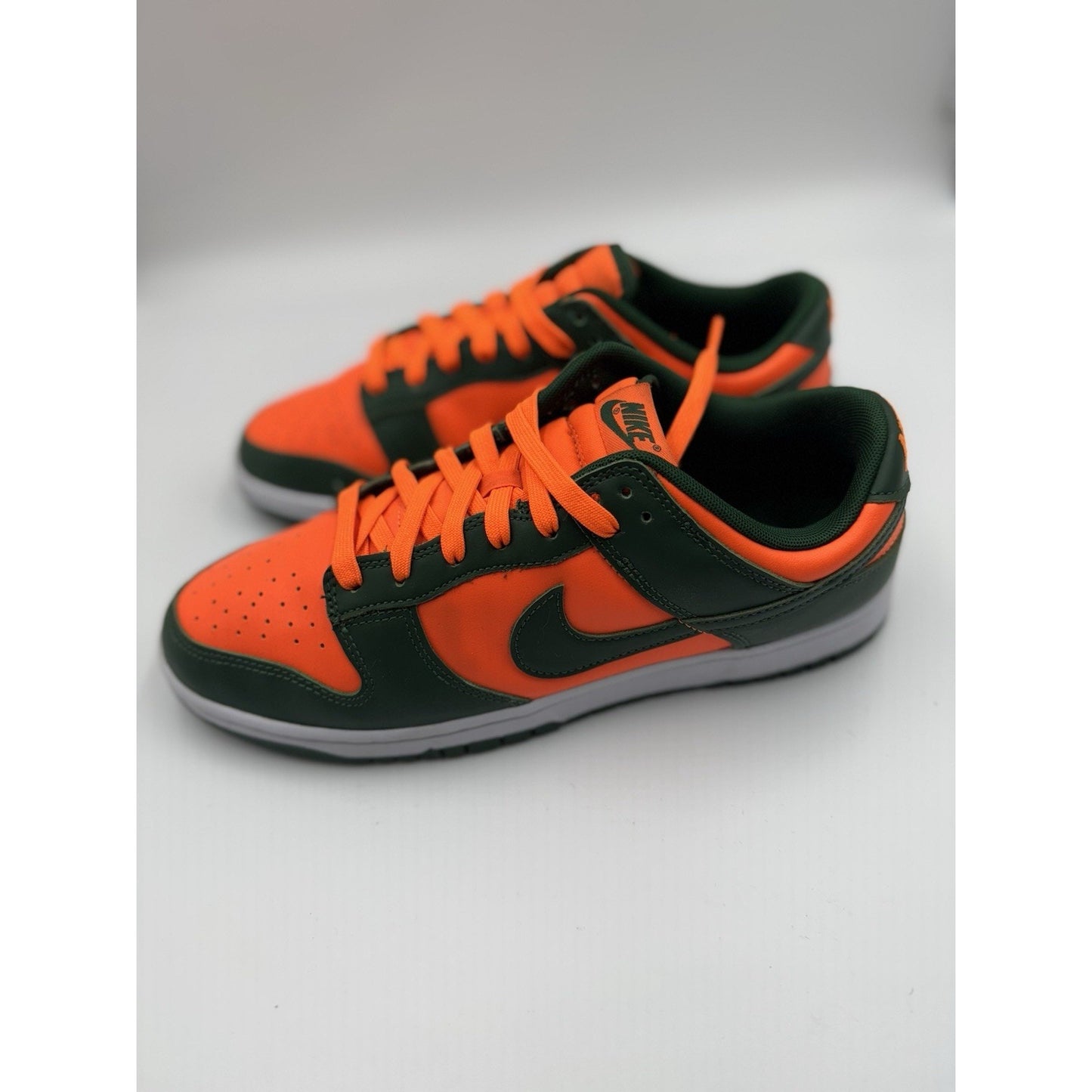 Size 10 - Nike Dunk Low Miami Hurricanes NBS306