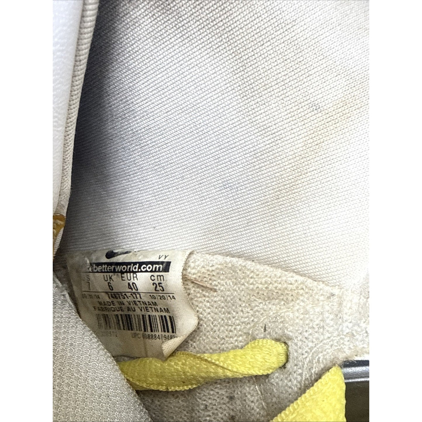 Size 7 - Nike Dunk Premium SB QS High De La Soul