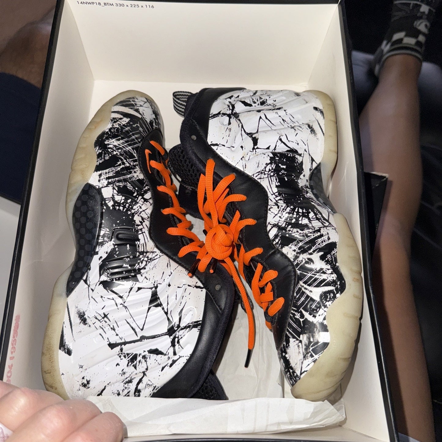 nike little posite one (GS) Black/ Total Orange-White 5.5Y