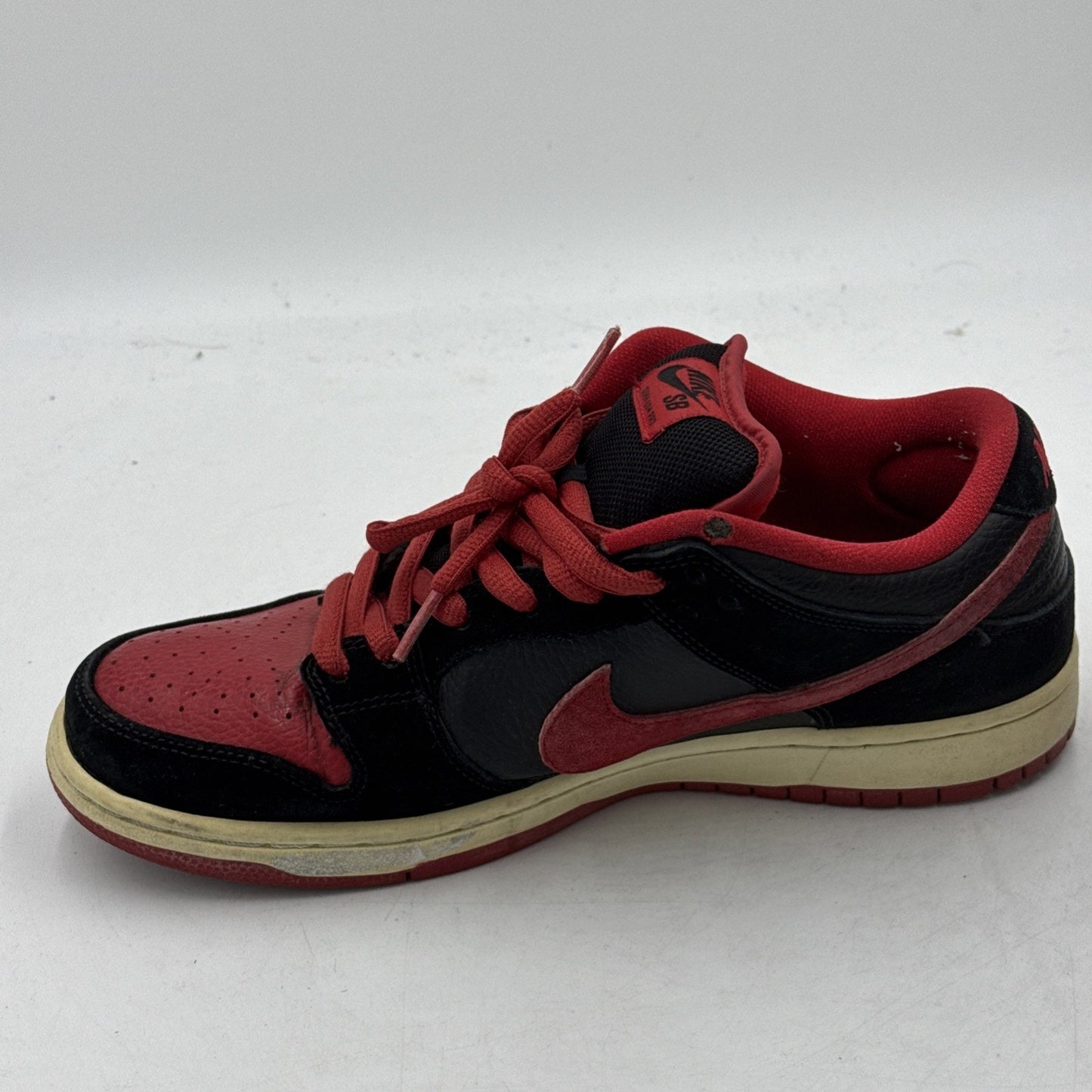 Size 9 Nike 304292-039 Jpack Low Pro Black And Red