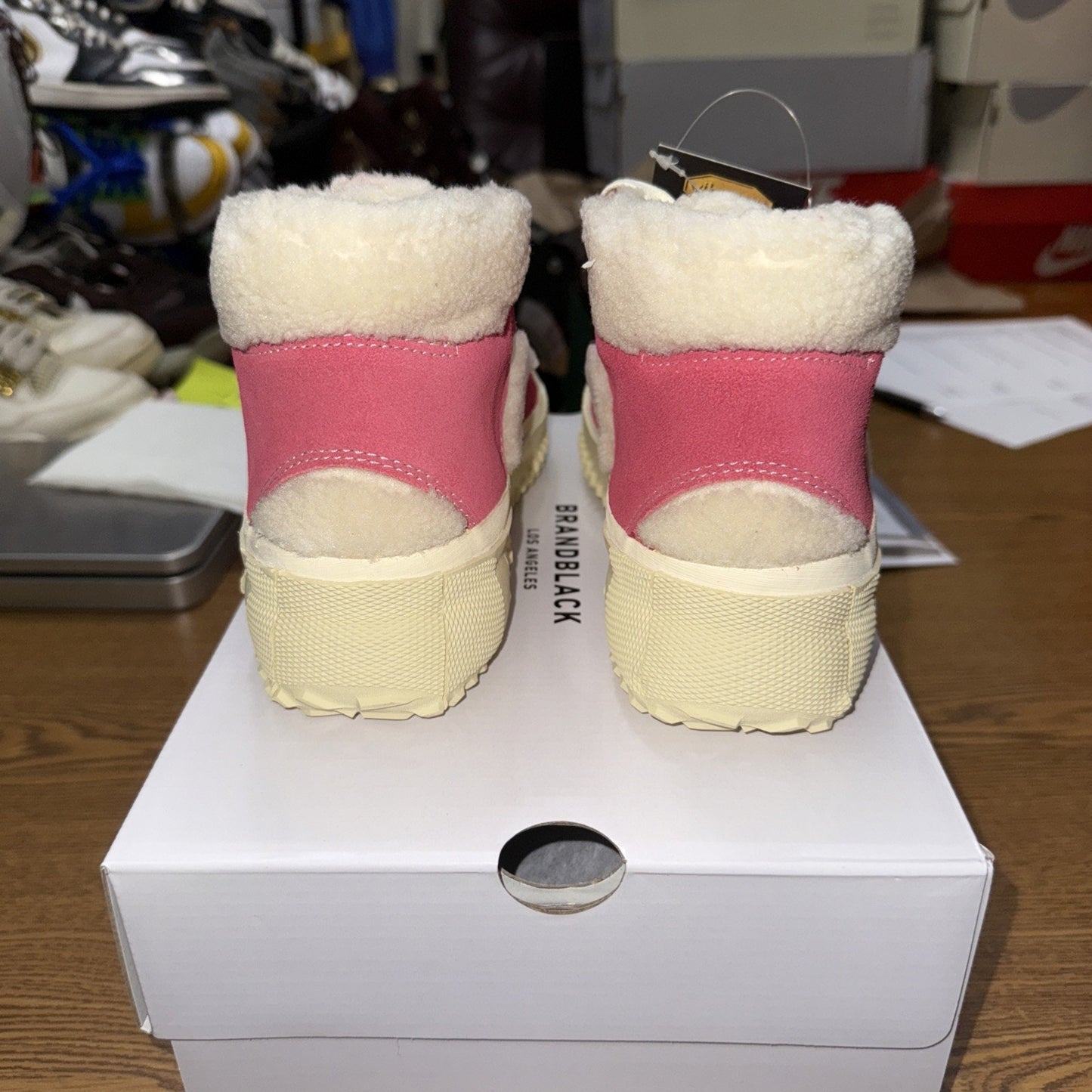 Size 7.5 Women’s Brand Black Capo Faux Shearling W521BB