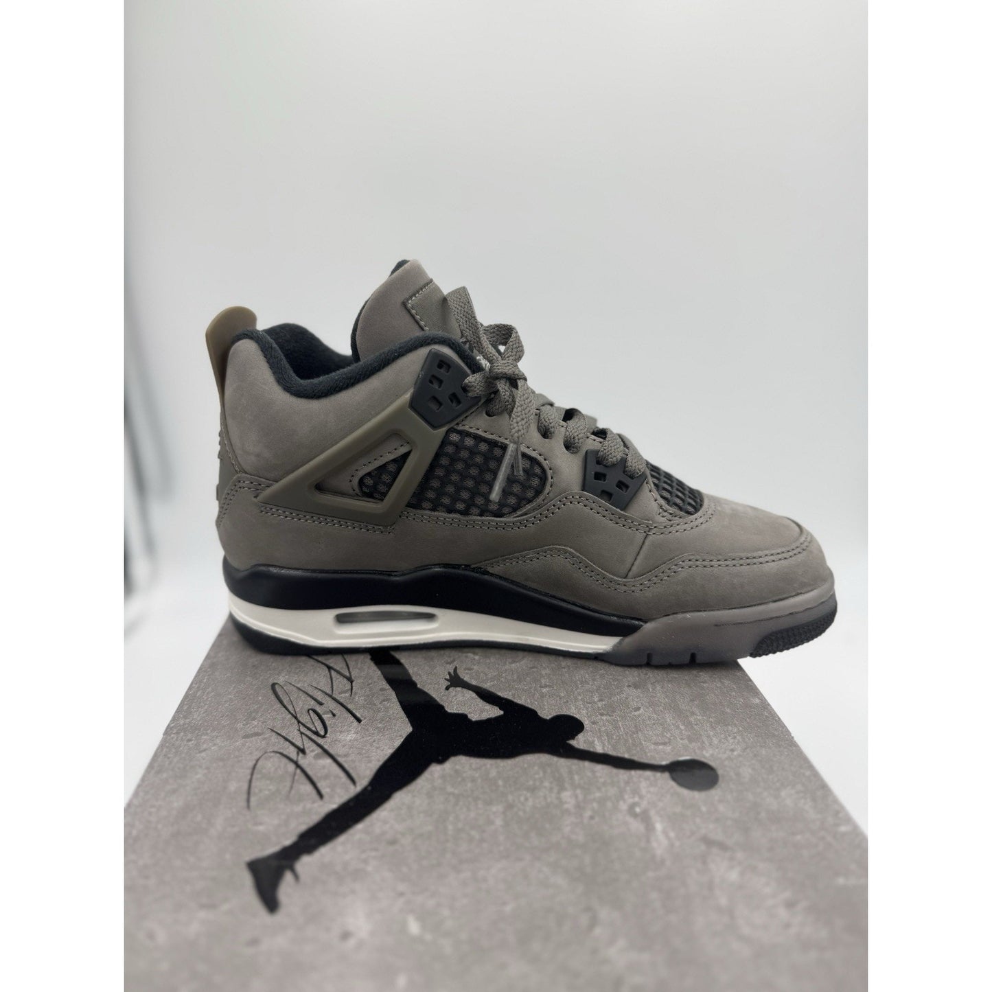 Size 5y Jordan 4 Retro Cave Stone ib4171-200