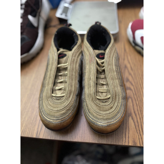 Nike Air Vapormax 97 GS Metallic Gold Size 7y Sneakers AQ2657–700