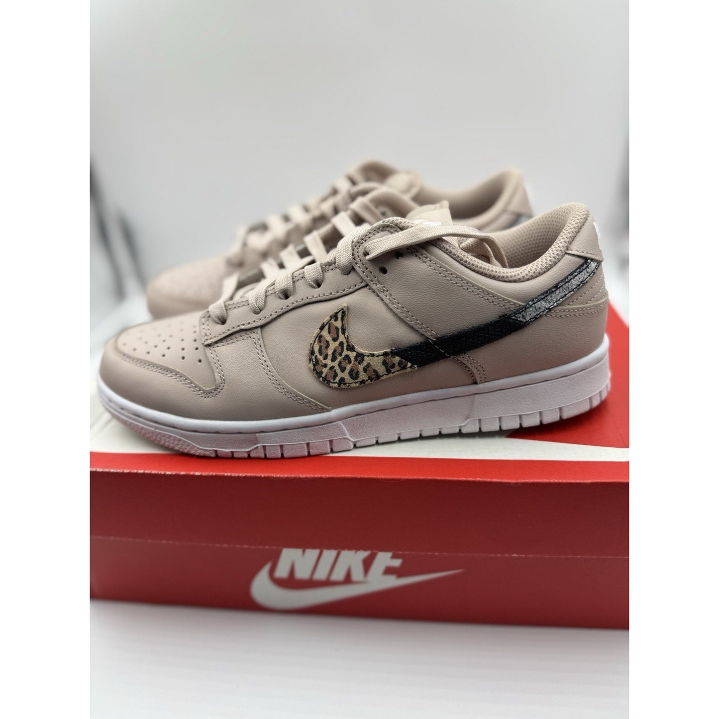 Size 8.5 - Nike Dunk SE Low Primal Pink W BS569