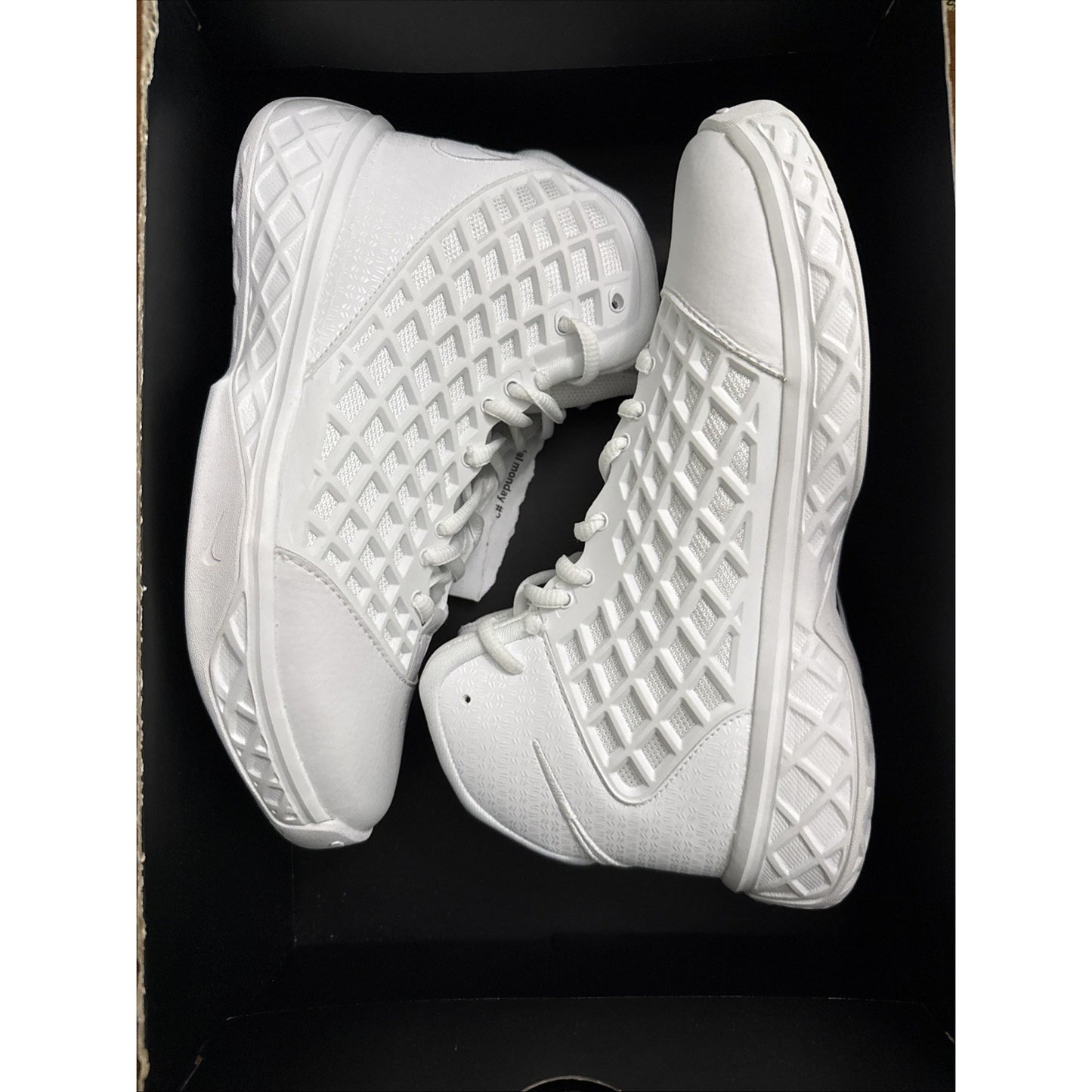 Nike Kobe 3 Halo HQ2304-100 White Youth Size 5.5 Basketball Shoes