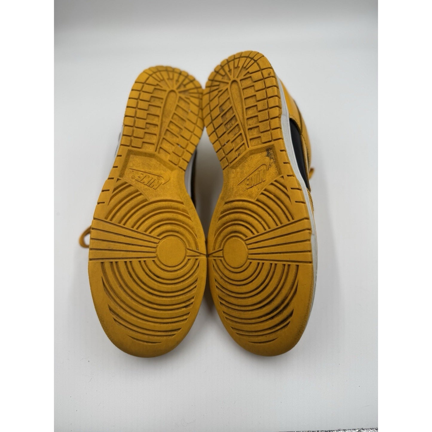Size 10 - Nike Dunk Low Goldenrod NBS287
