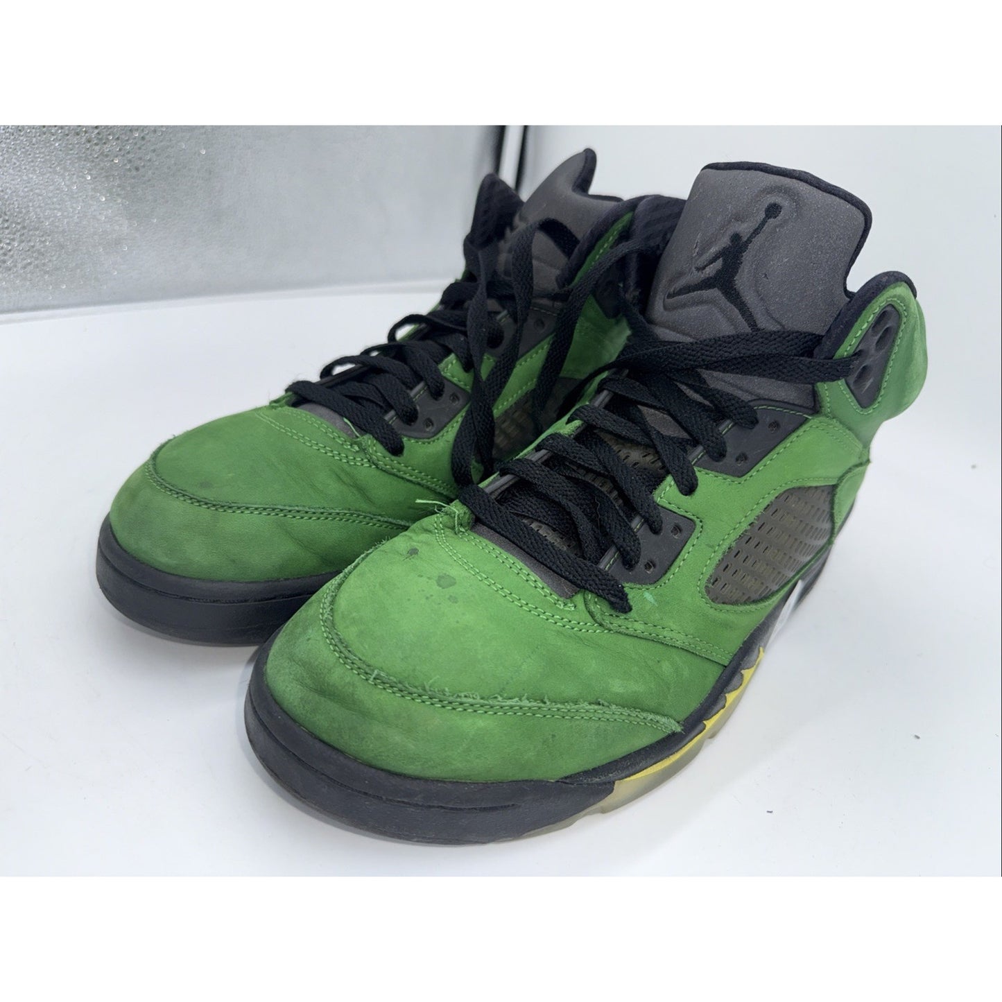 Size 9.5 - Jordan 5 Retro SE Oregon 2020