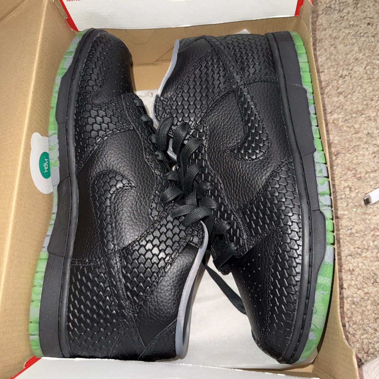 Size 10.5-Mens Nike Dunk Premium Mid Halloween Headless Horseman Shoes
