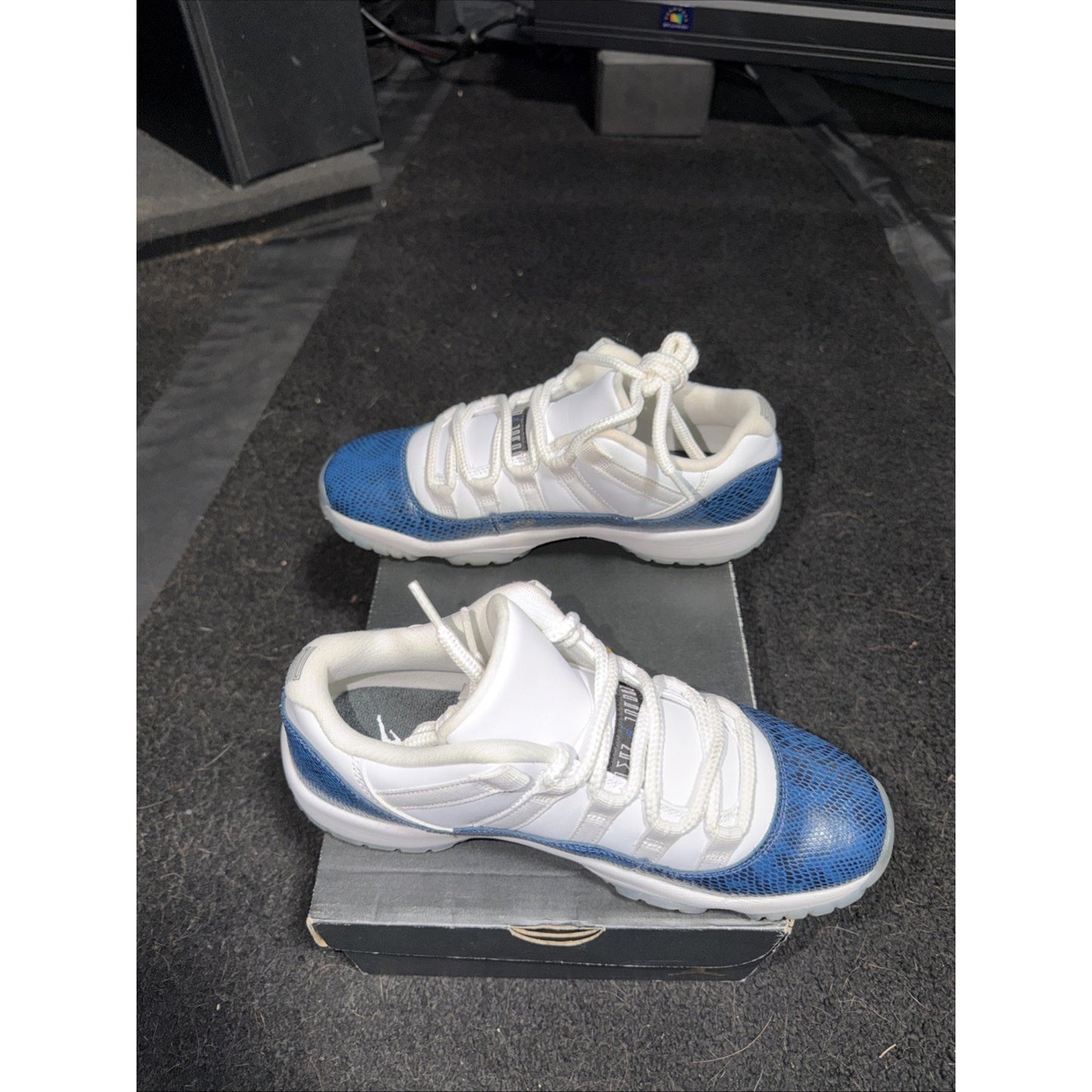 Size 7 (GS) - Jordan 11 Retro 2019 Low Navy Snakeskin