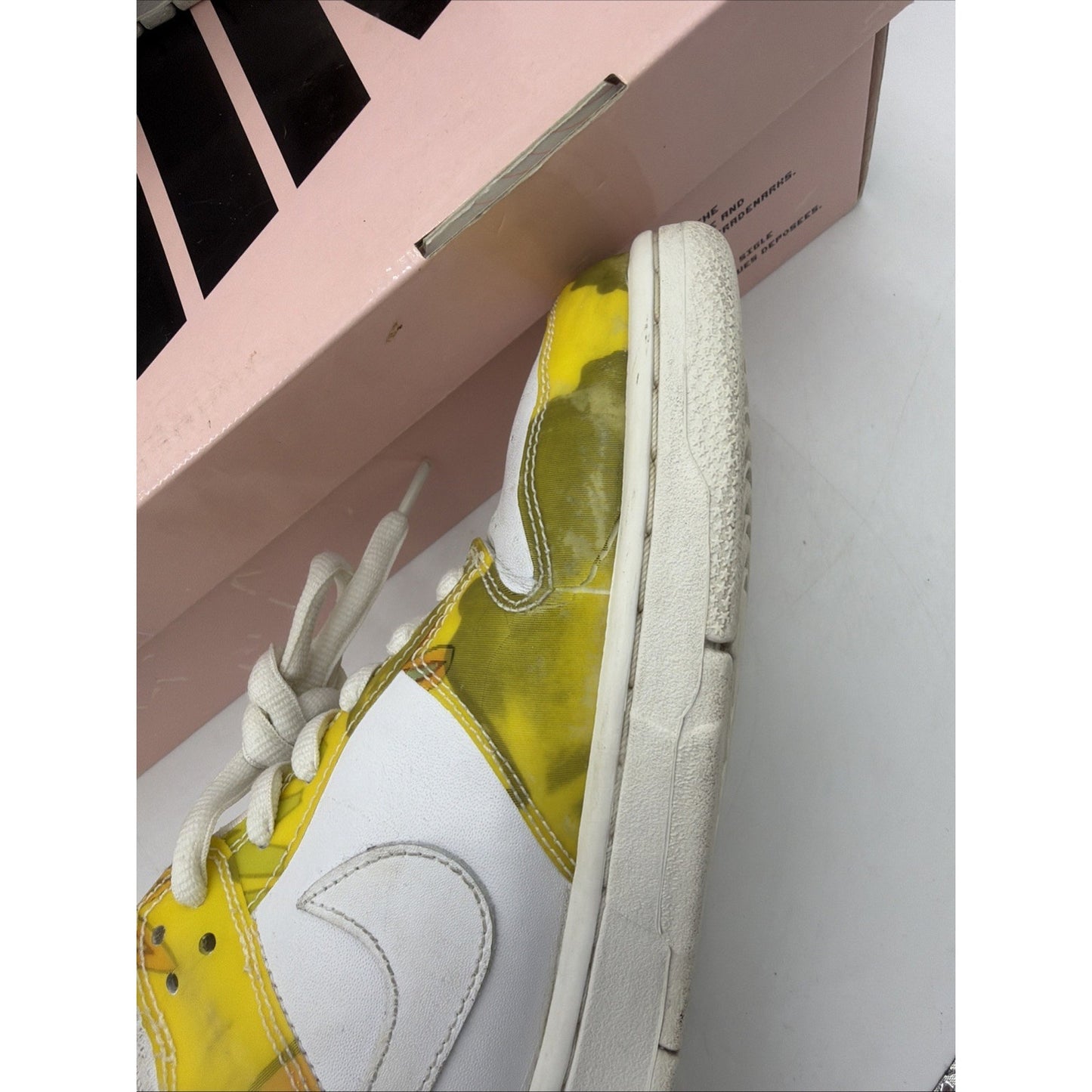 Size 9.5 - Nike Dunk Pro SB Low De La Soul