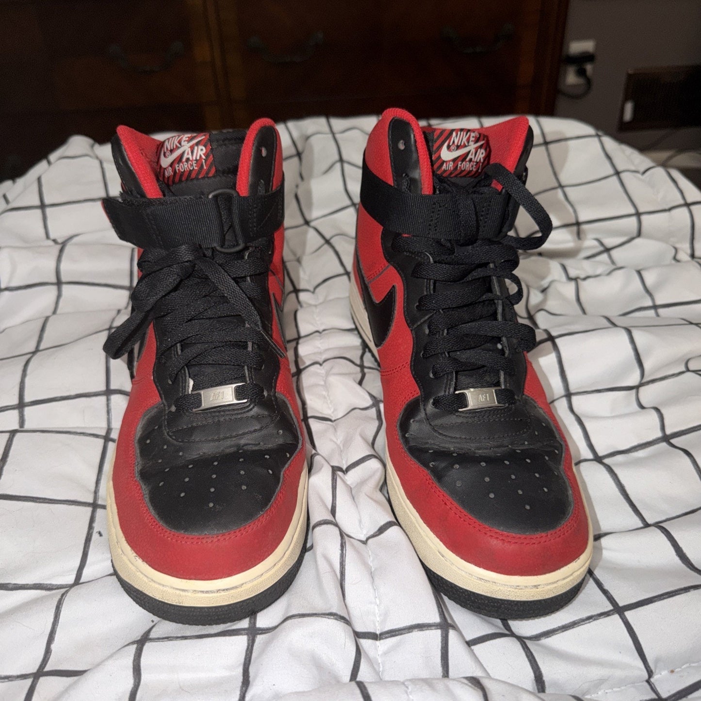Size 10 - Nike Air Force 1 '07 High University Red Black