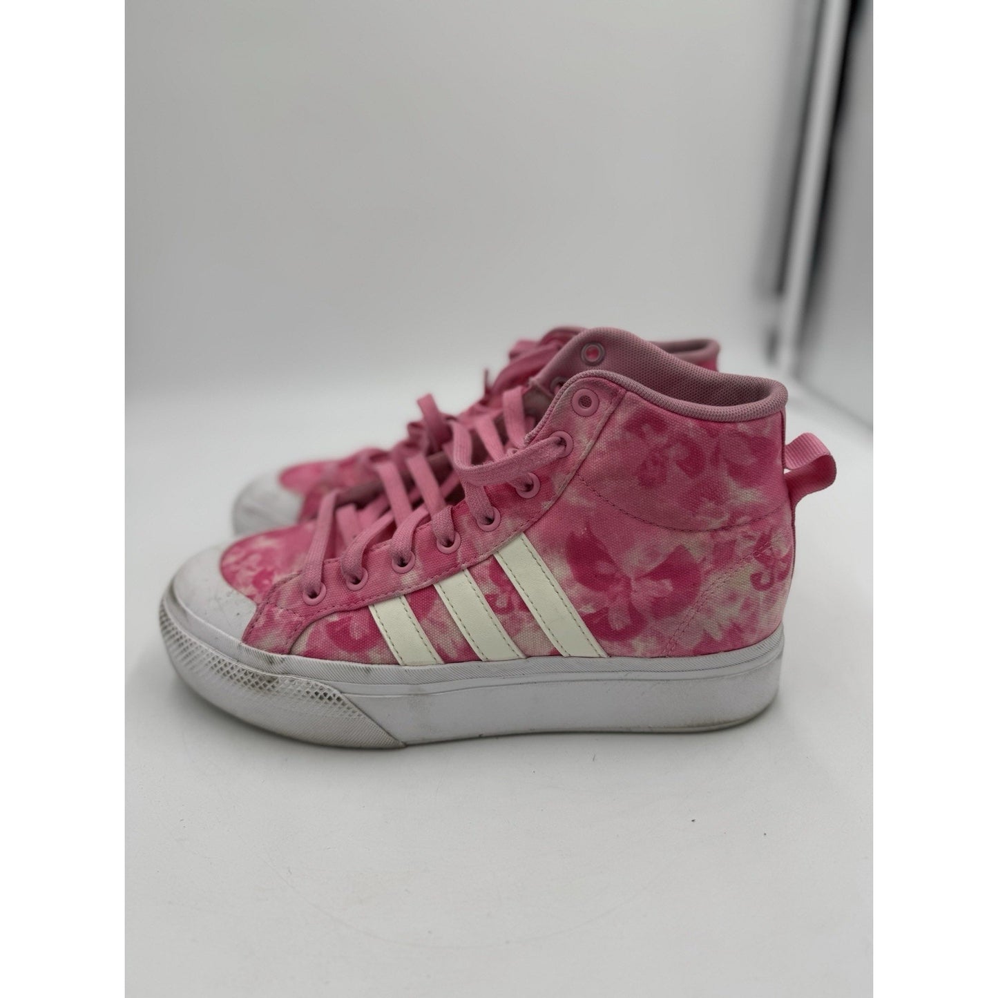 Size 8 - adidas Bravada 2.0 Platform Mid Pulse Magenta W