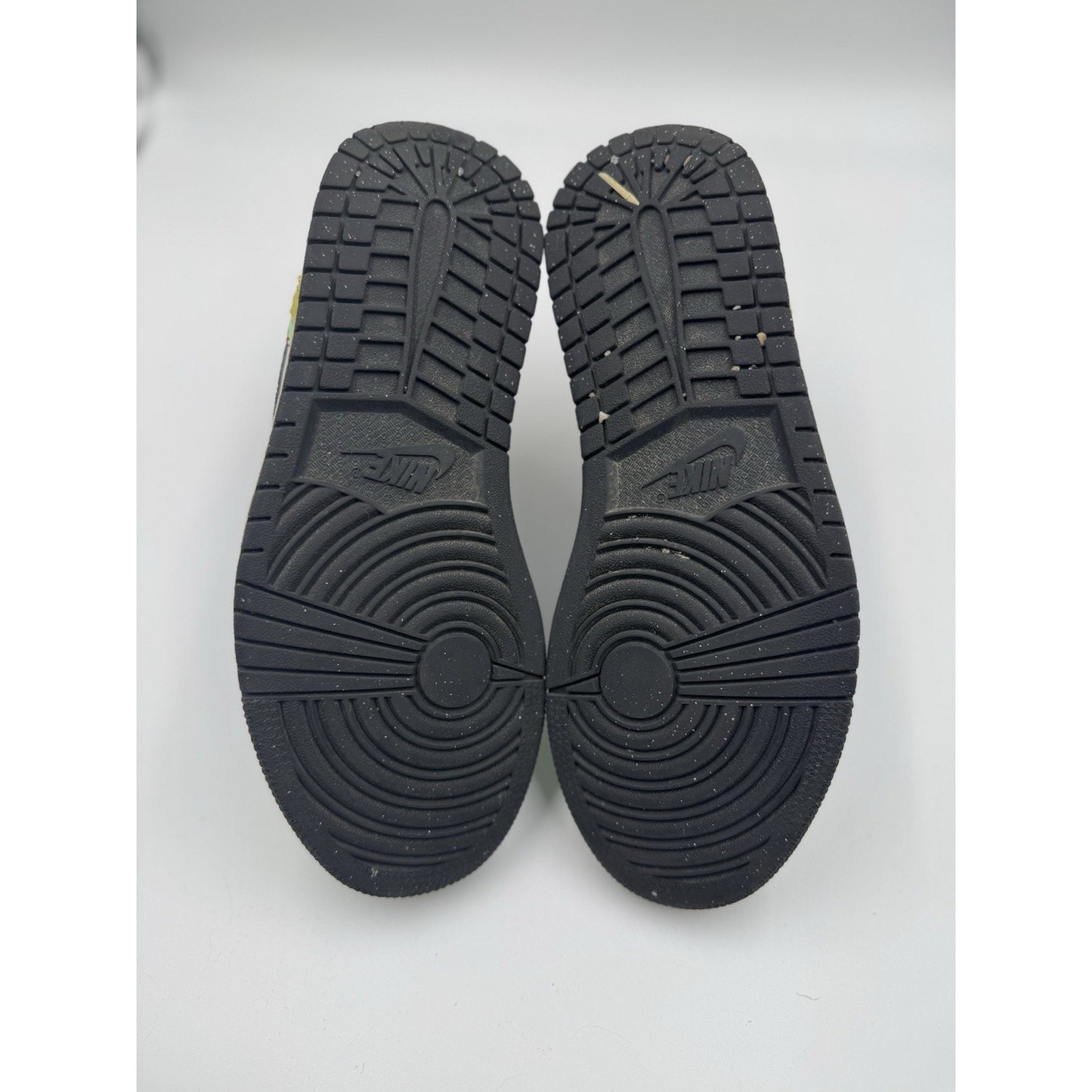 Size 8.5 - Air Jordan 1 SE Mid Lightbulb W NBS348