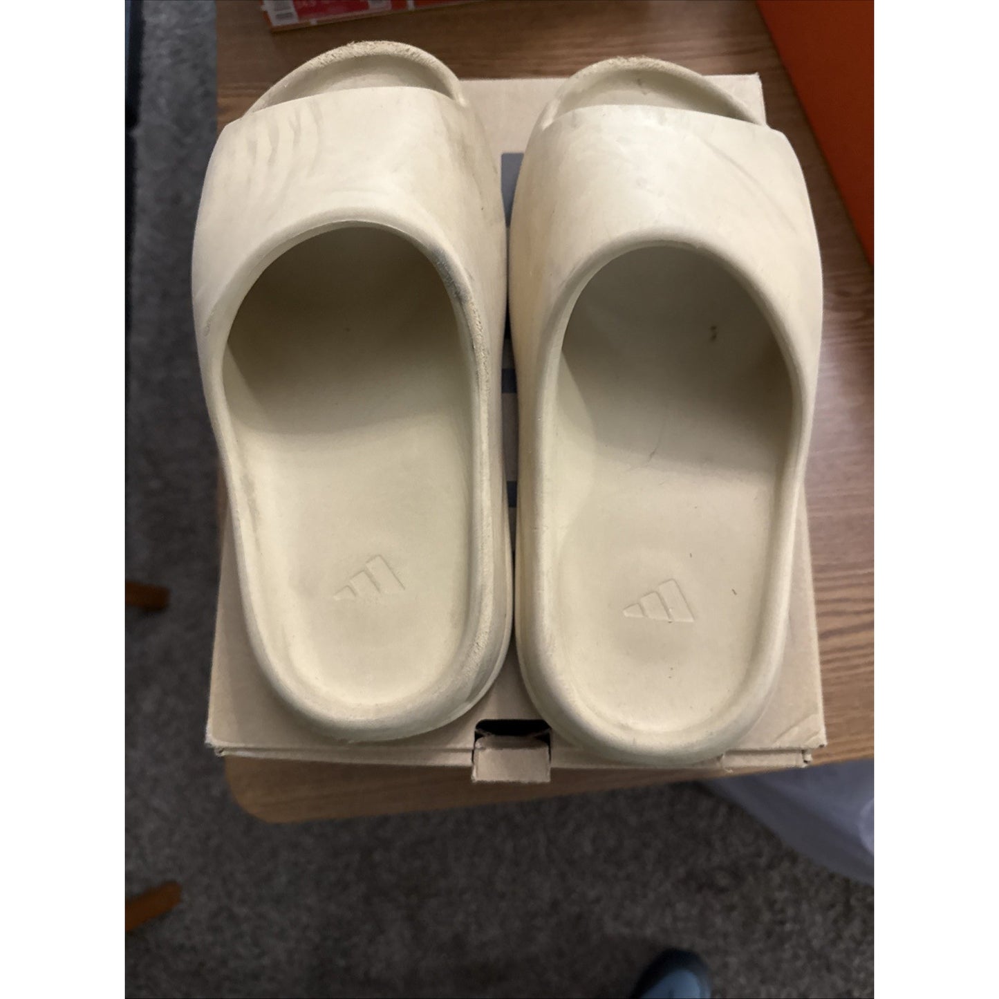 Size 9 - adidas Yeezy Slide Used (Desert Sand) BS341