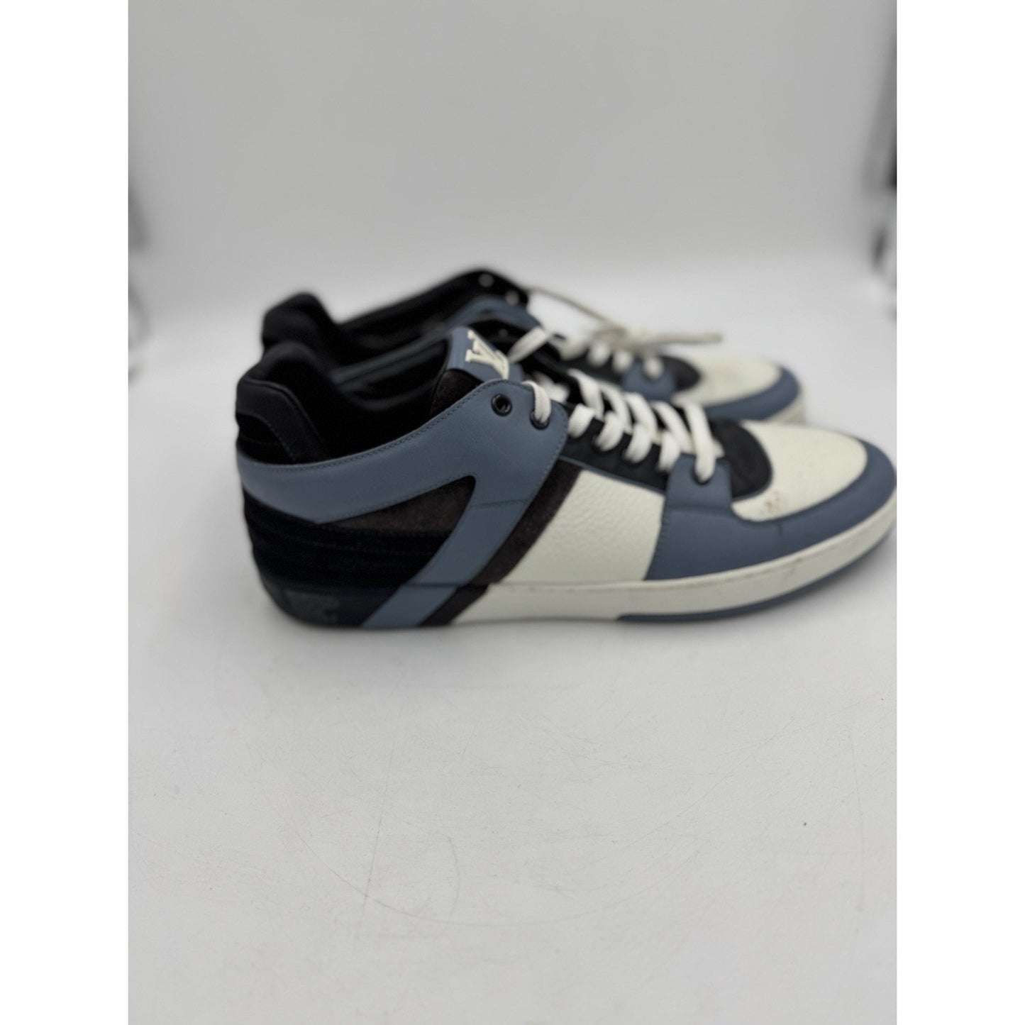 Size 8.5 Louis Vuitton Sneakers