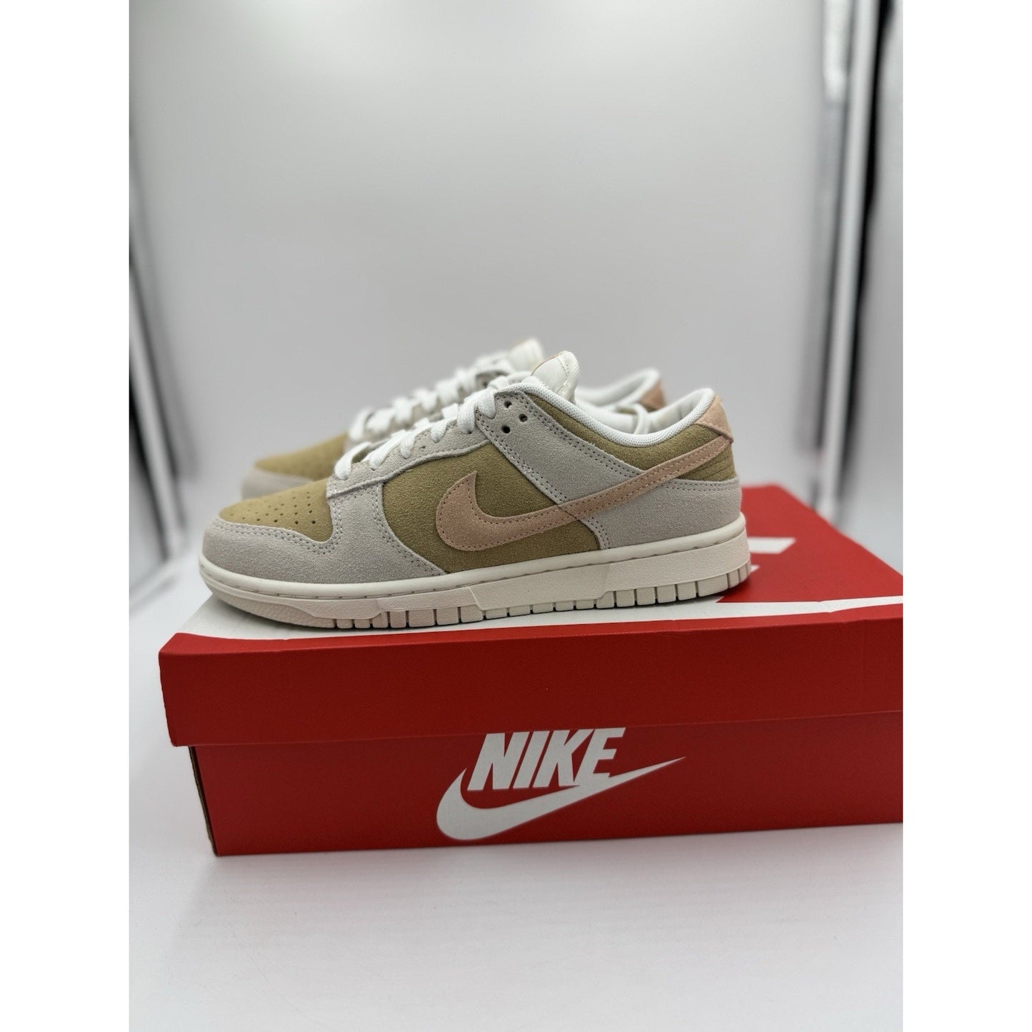 Size 8 - Nike Dunk Low Phantom Washed Coral W bs885