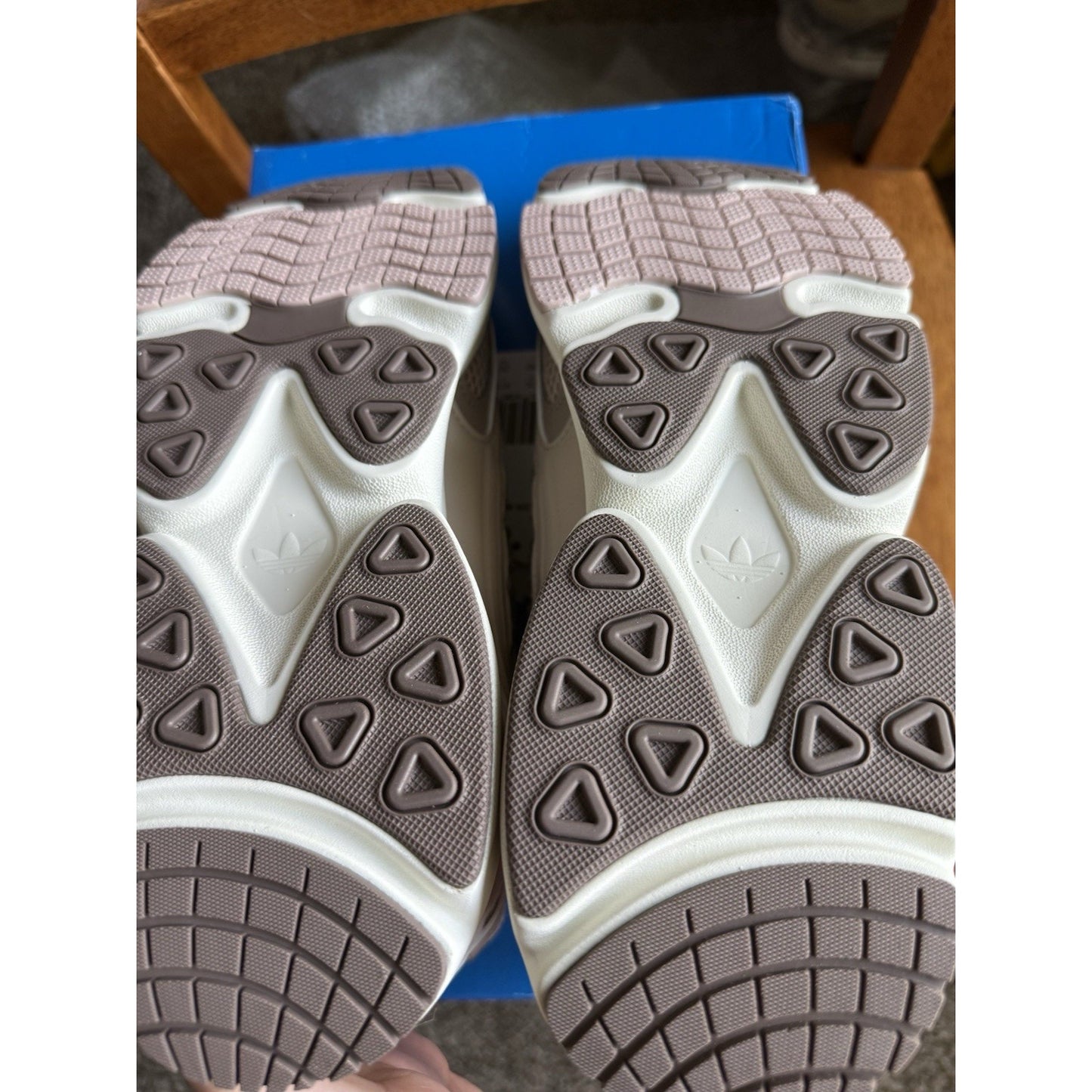 Size 9 Adidas Ozmillen Women's Shoes BS009