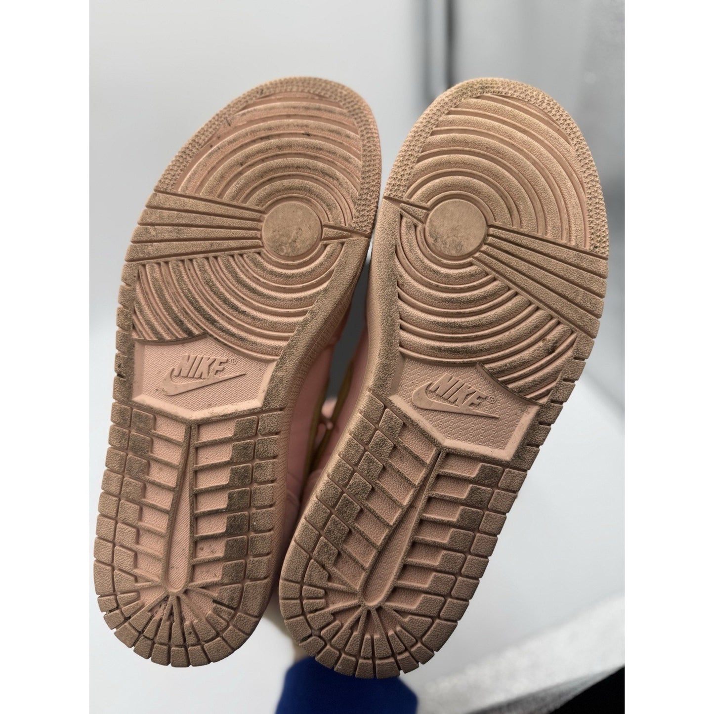 Size 9 - Air Jordan 1 Mid Coral Gold