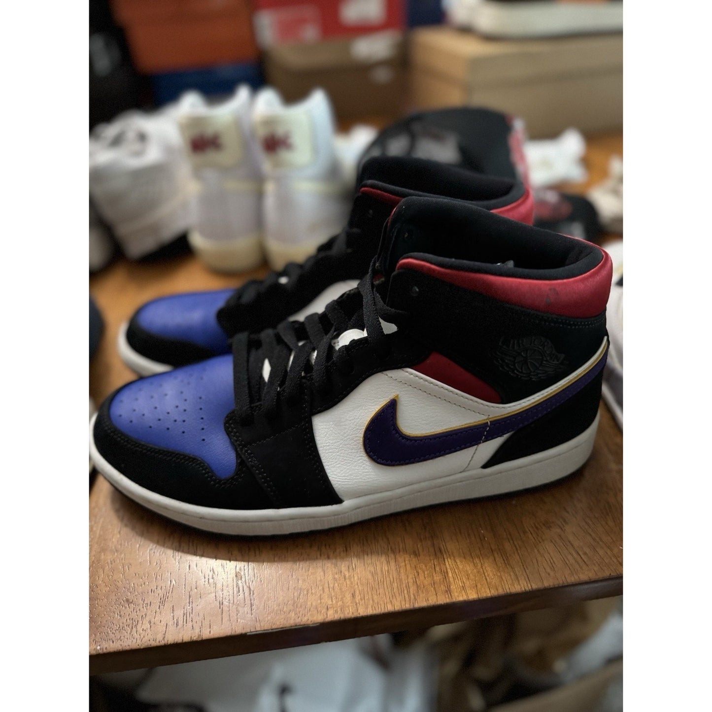 Size 10.5 - Air Jordan 1 SE Mid Rivals NBS075