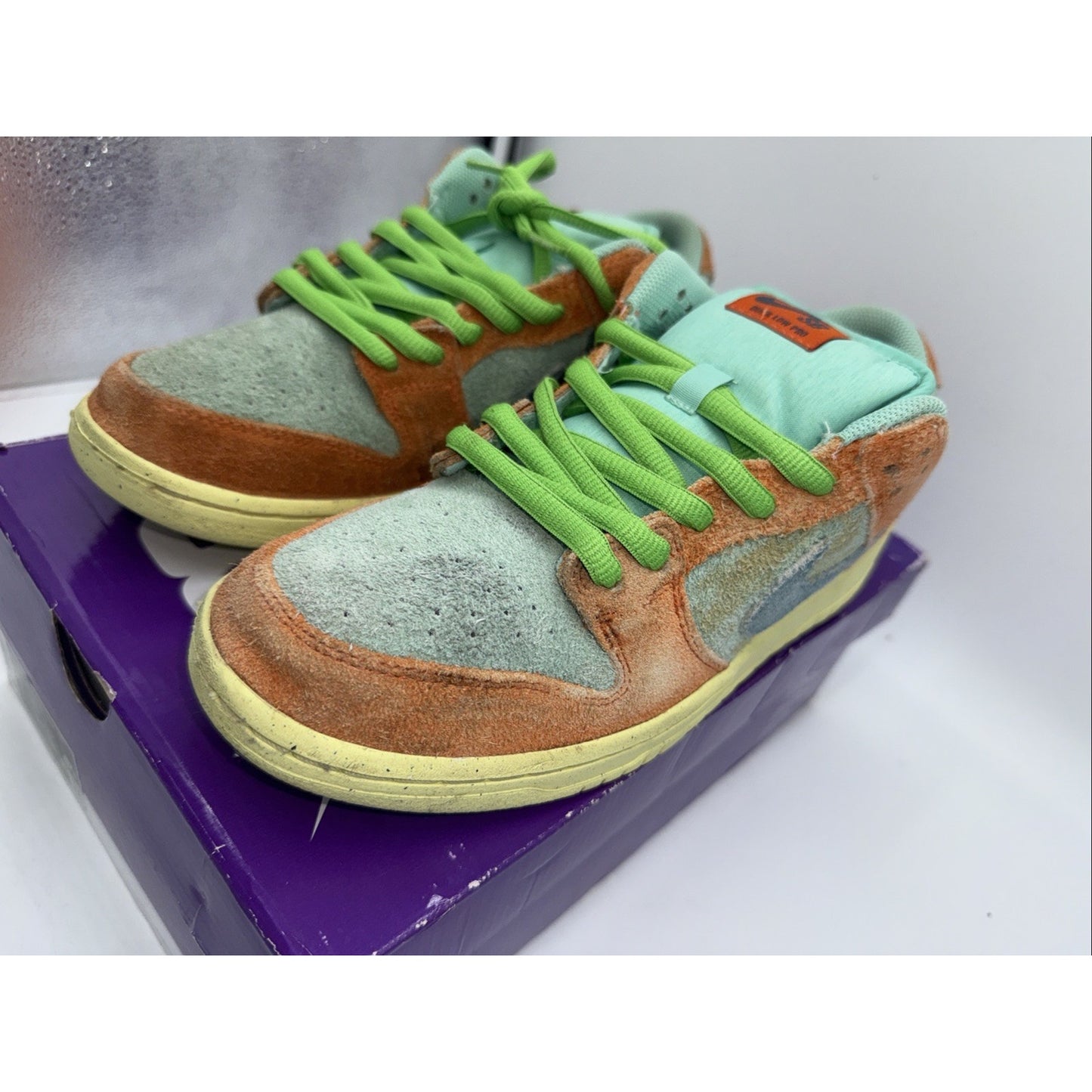 Size 9.5 - Nike Dunk SB Low Orange Emerald Rise BS825