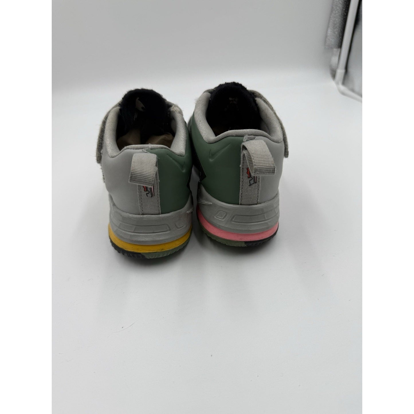 Size 1.5 (PS) - Nike LeBron 18 x Space Jam Low Bugs x Marvin NBS471