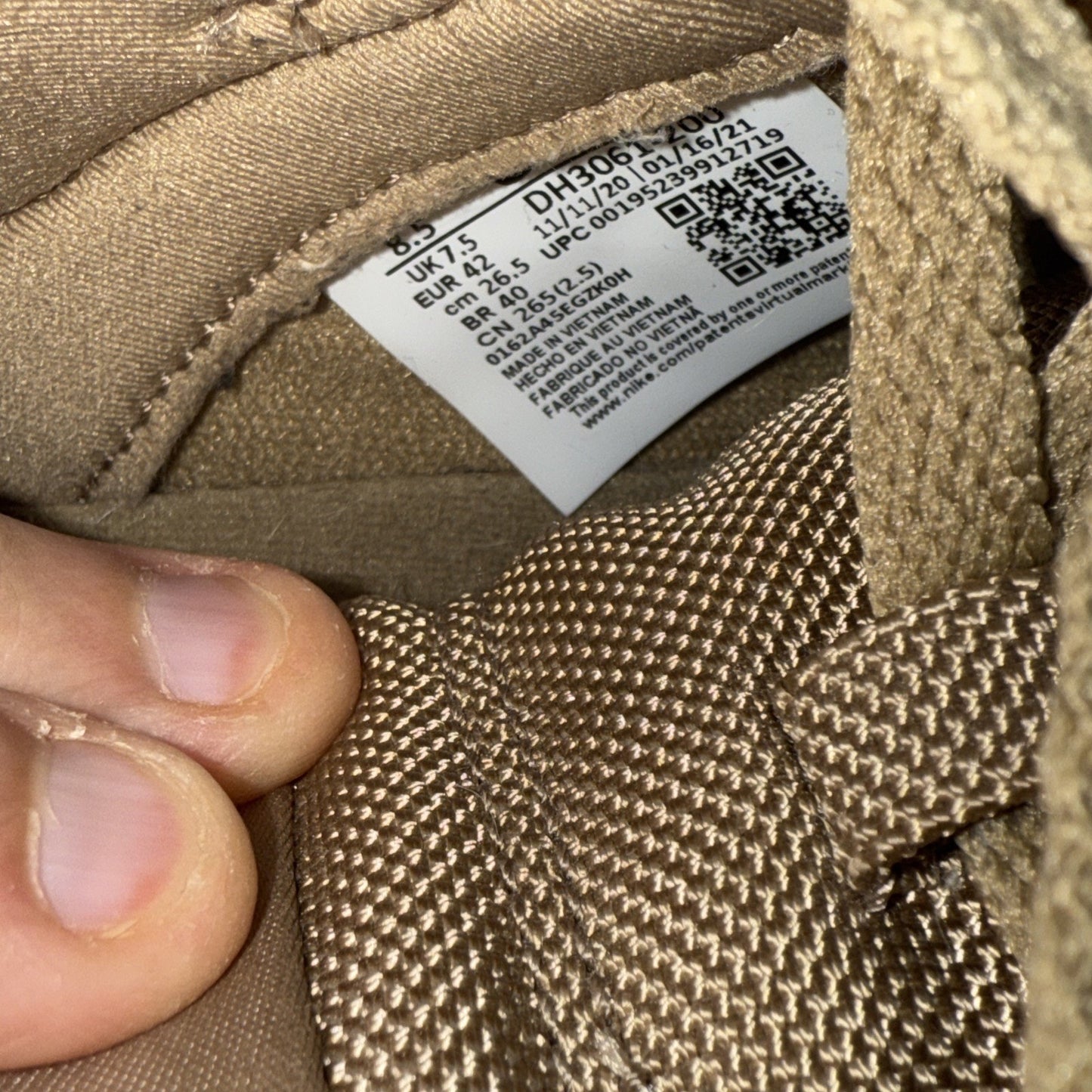 Size 8.5 - Nike Undefeated x Dunk SP Low Canteen