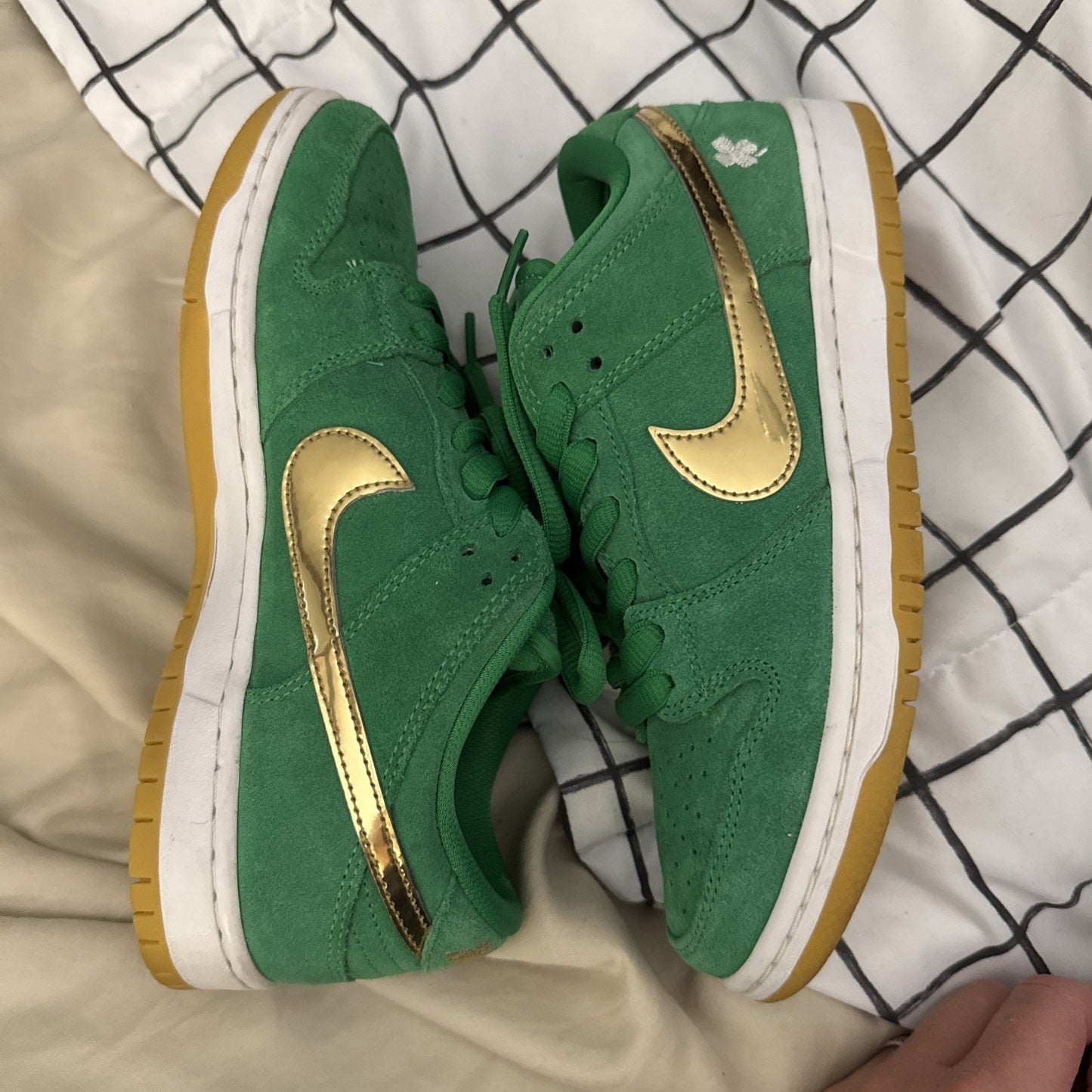 Nike SB Dunk Low St. Patrick's Day Green Gold Suede Sneakers BQ6817-303 2022