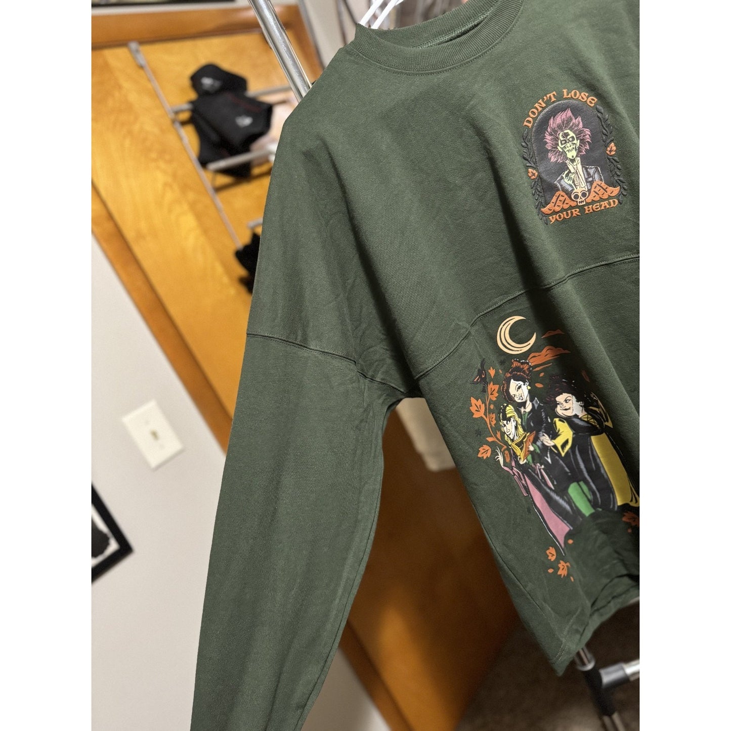 NEW Disney Parks Spirit Jersey Medium Green Halloween Hocus Pocus Be Your Magic