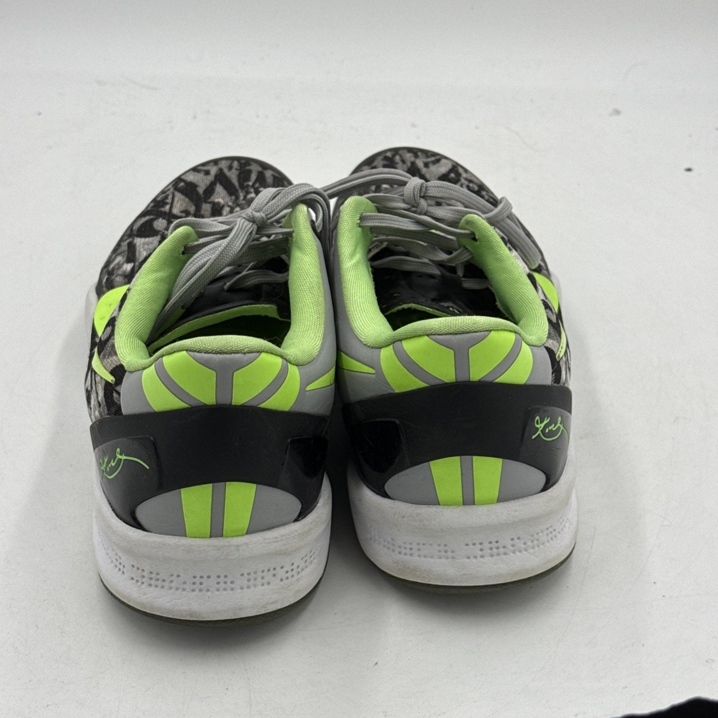 Size 9.5 - Nike Kobe 8 Graffiti - 555035-100