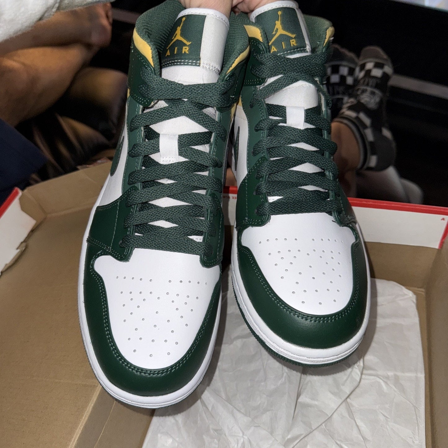 Jordan Air Jordan 1 Mid Sonics 554724-371 Men’s Green/White/Yellow Sneakers