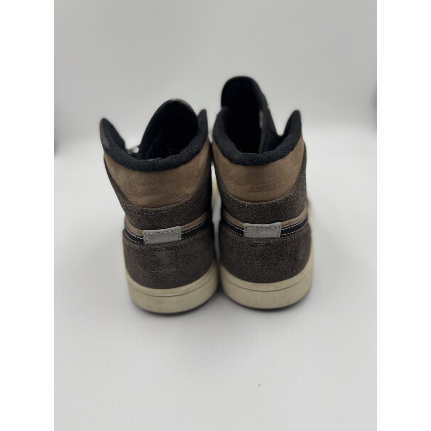 Size 8 - Air Jordan 1 SE Mid Dark Chocolate NBS262