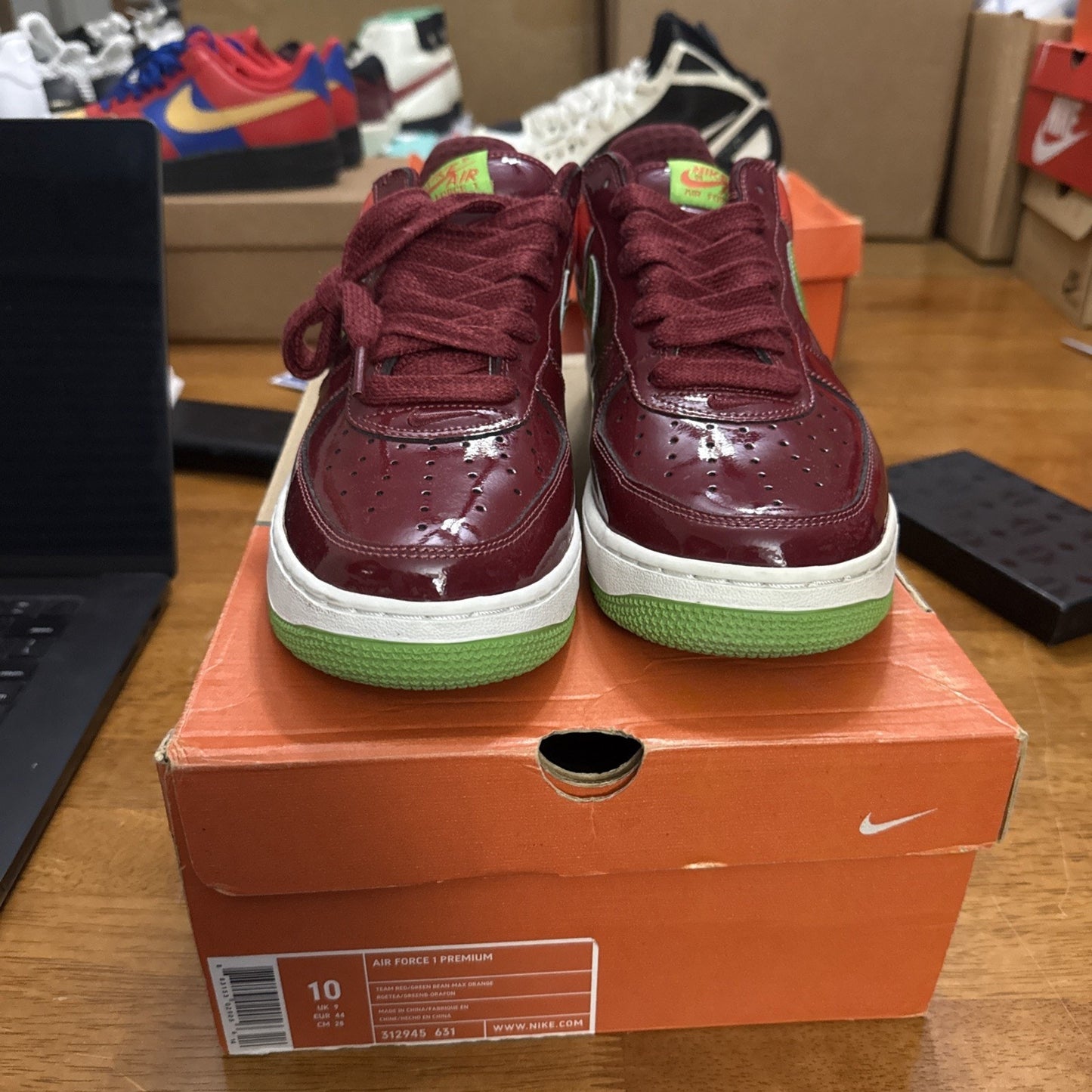 Size 10 - Nike Air Force 1 Premium Kiwi BS370