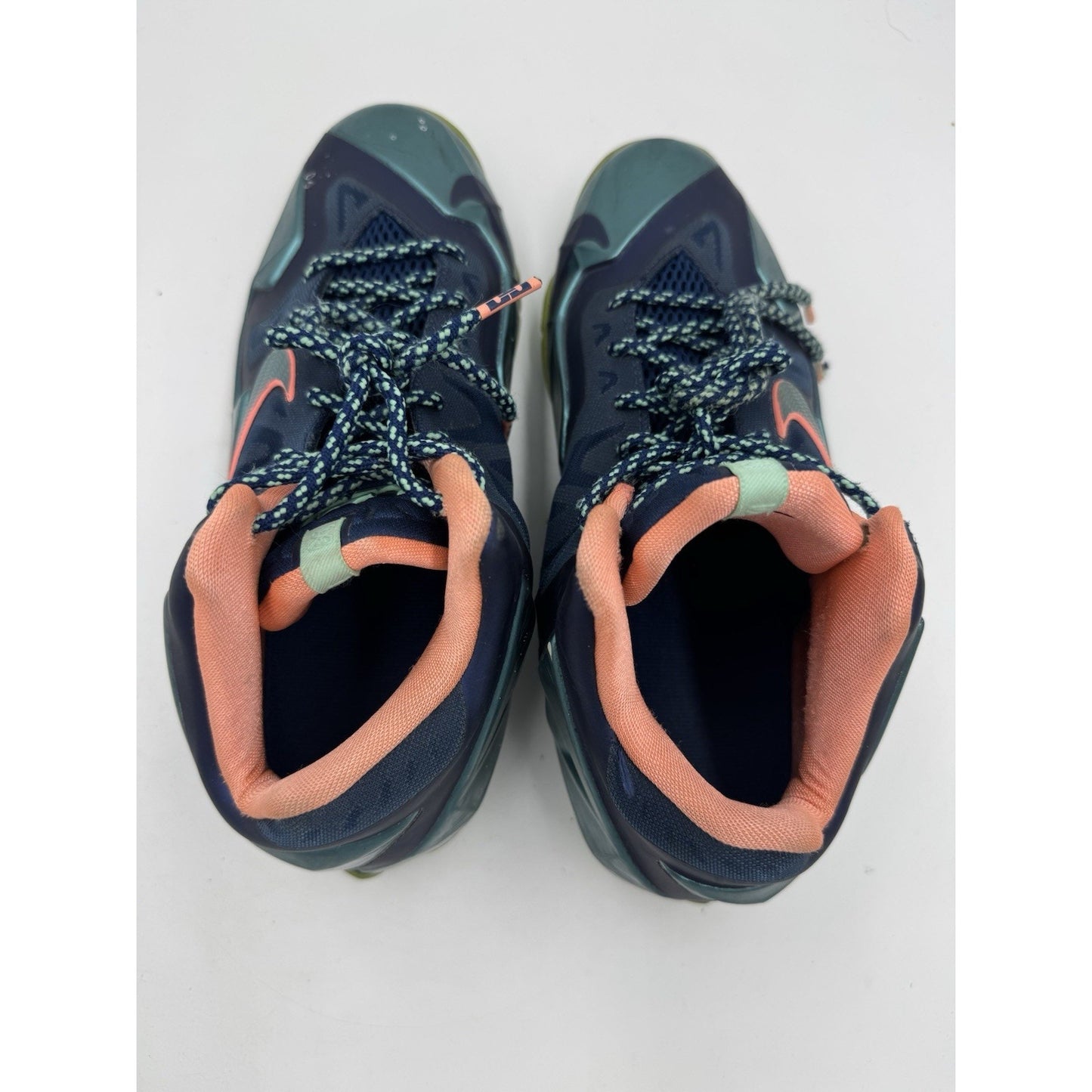 Size 7y Nike LeBron Akron To Miami 621712-401