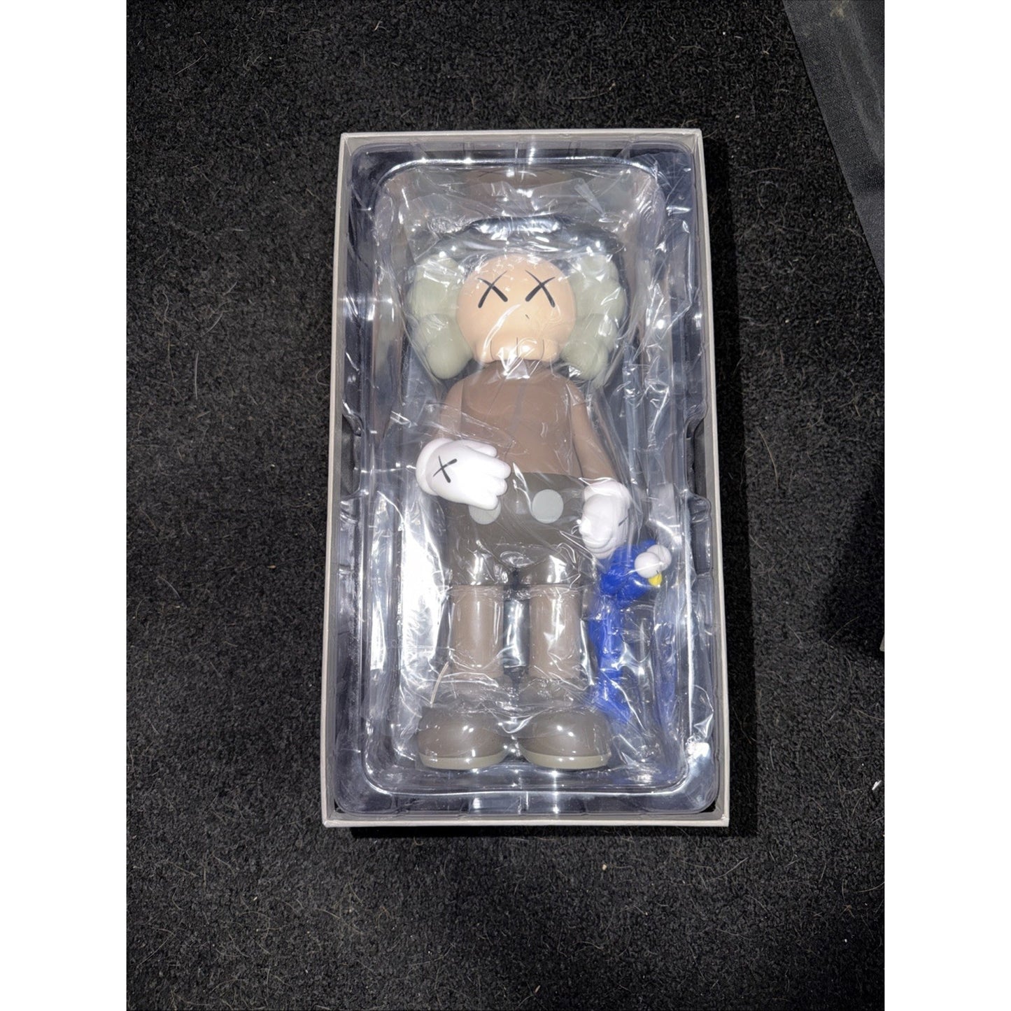 🔥 NEW KAWS Share Vinyl Figure - Grey / Pink Authentic