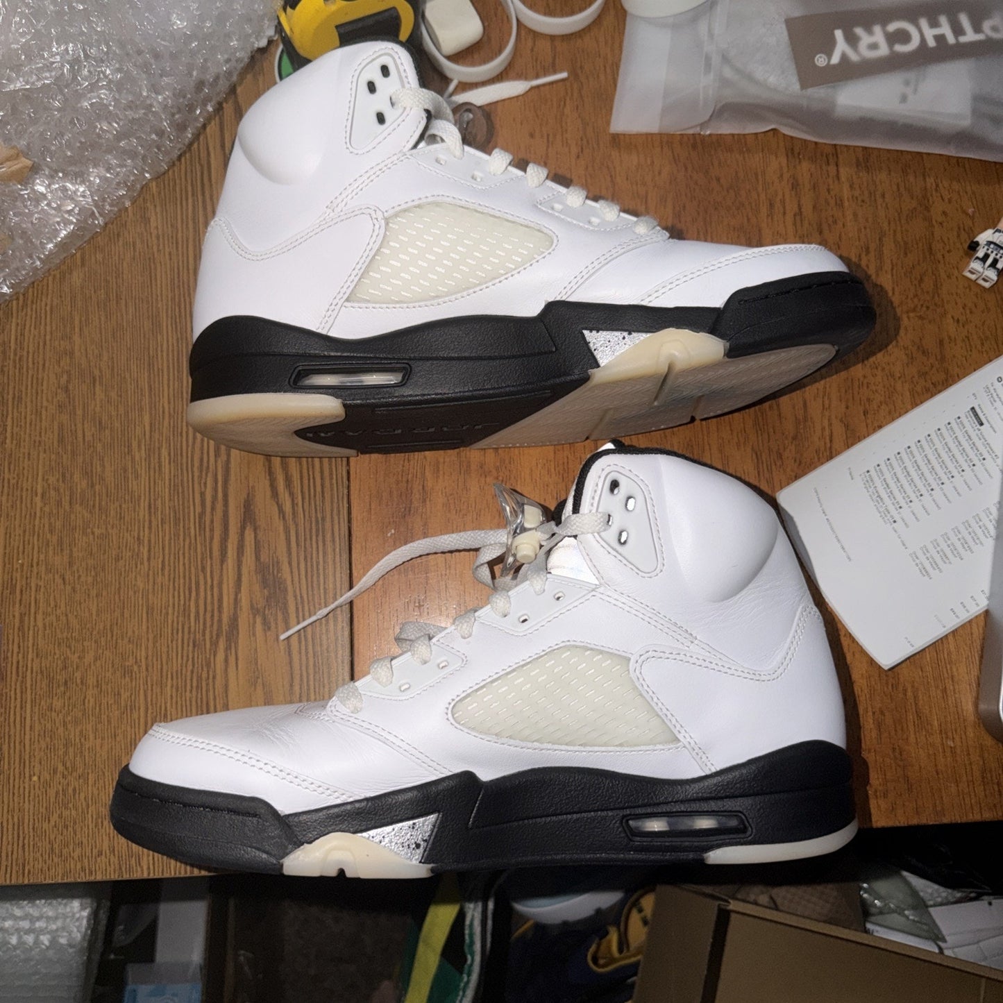 Nike Air Jordan 5 Retro Reverse Metallic White Black Size 10.5 DD0587-110