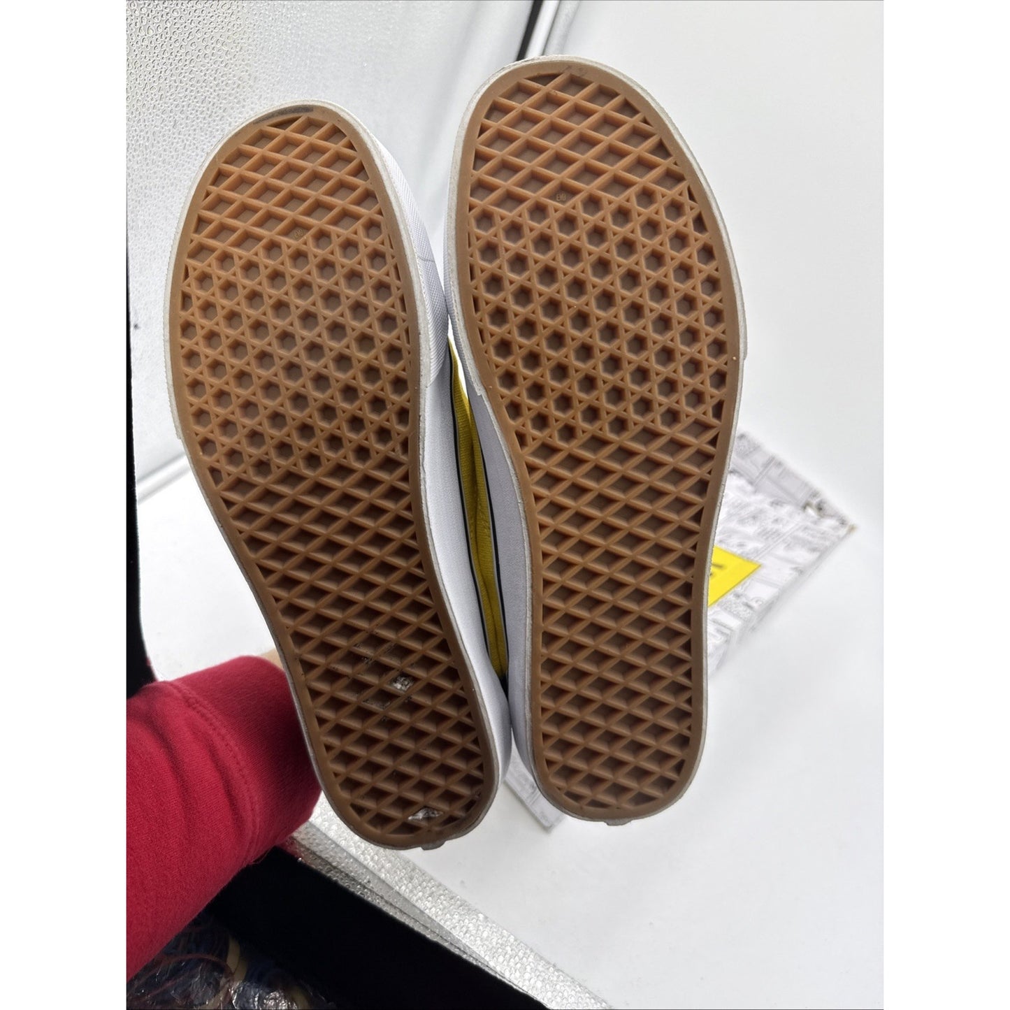 Size 9.5 - Vans Peanuts x Old Skool Charlie Brown