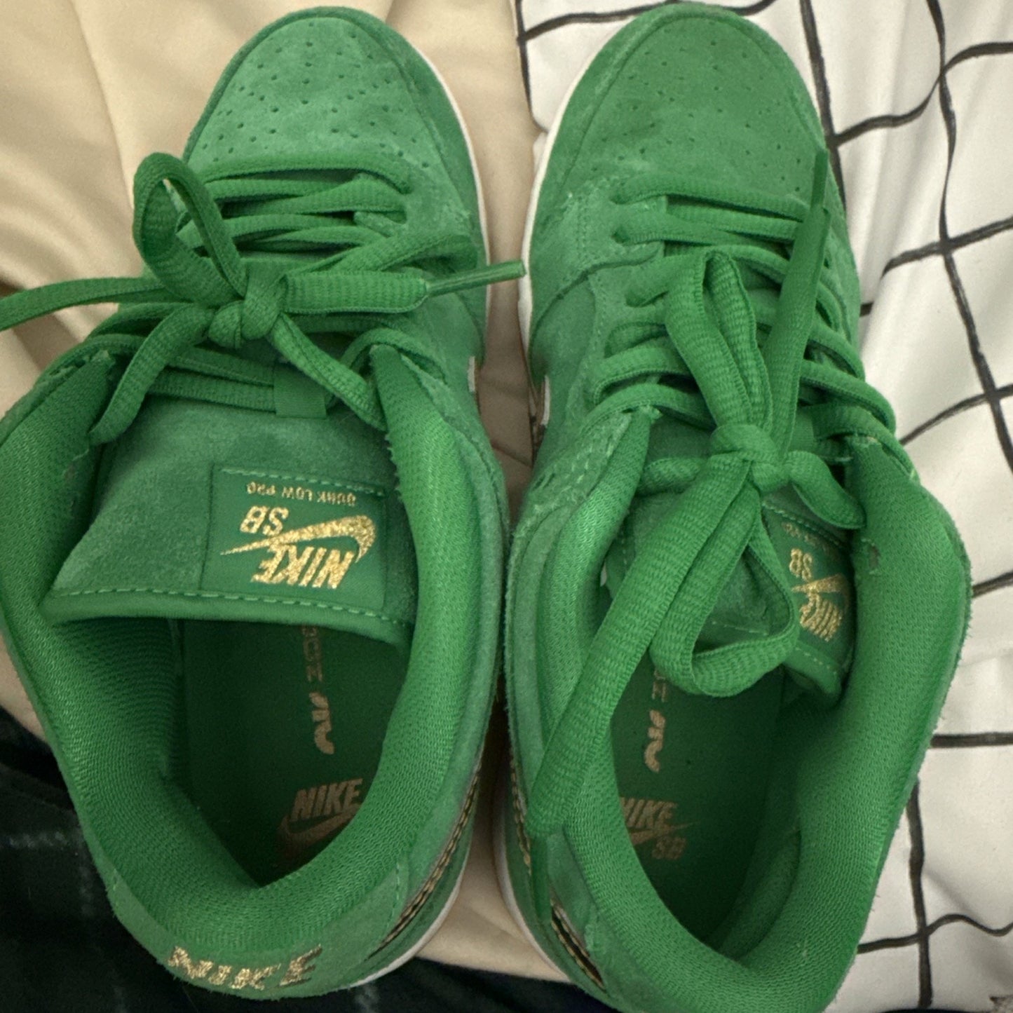 Nike SB Dunk Low St. Patrick's Day Green Gold Suede Sneakers BQ6817-303 2022