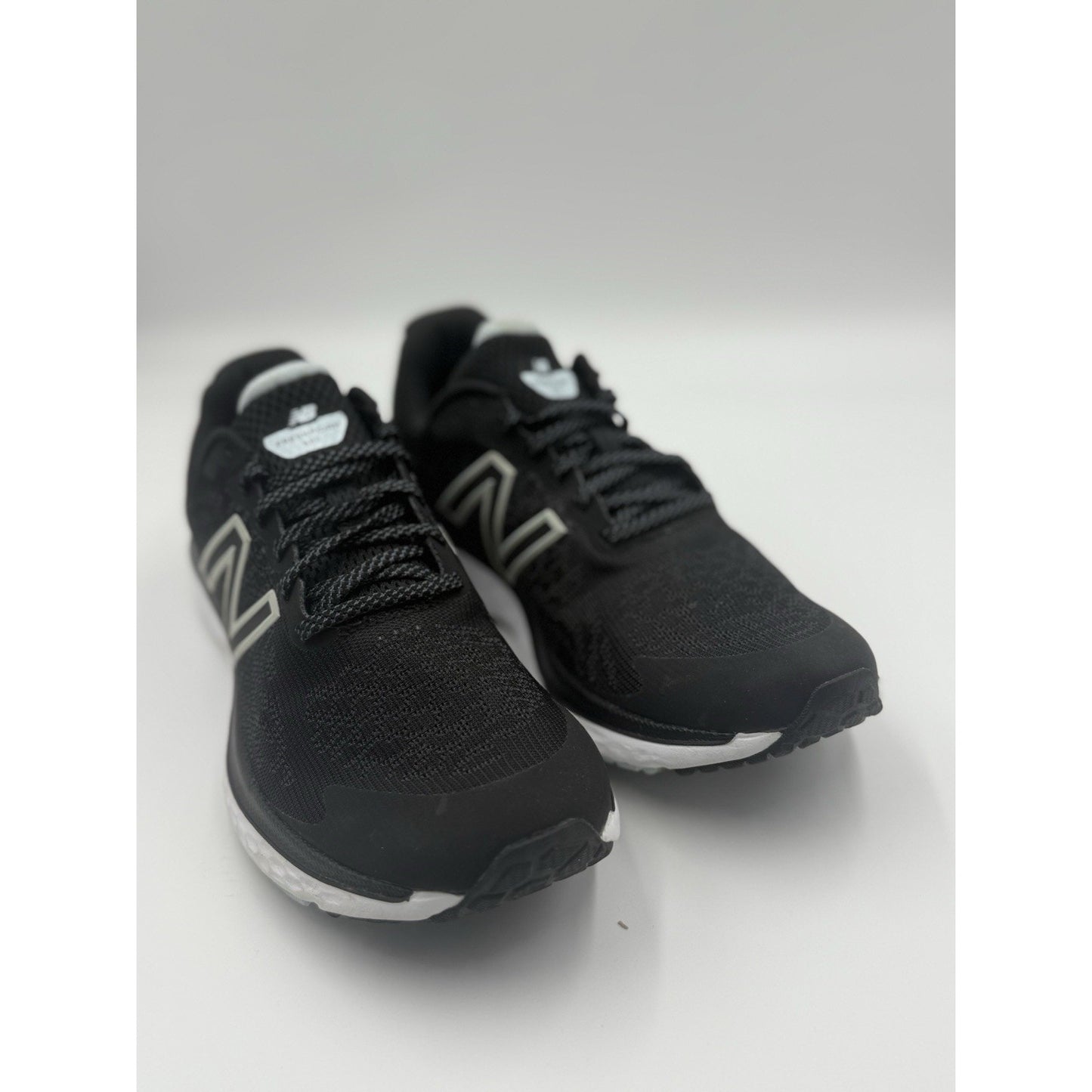 Size 10 - New Balance Fresh Foam 680v7 Black White W NBS273