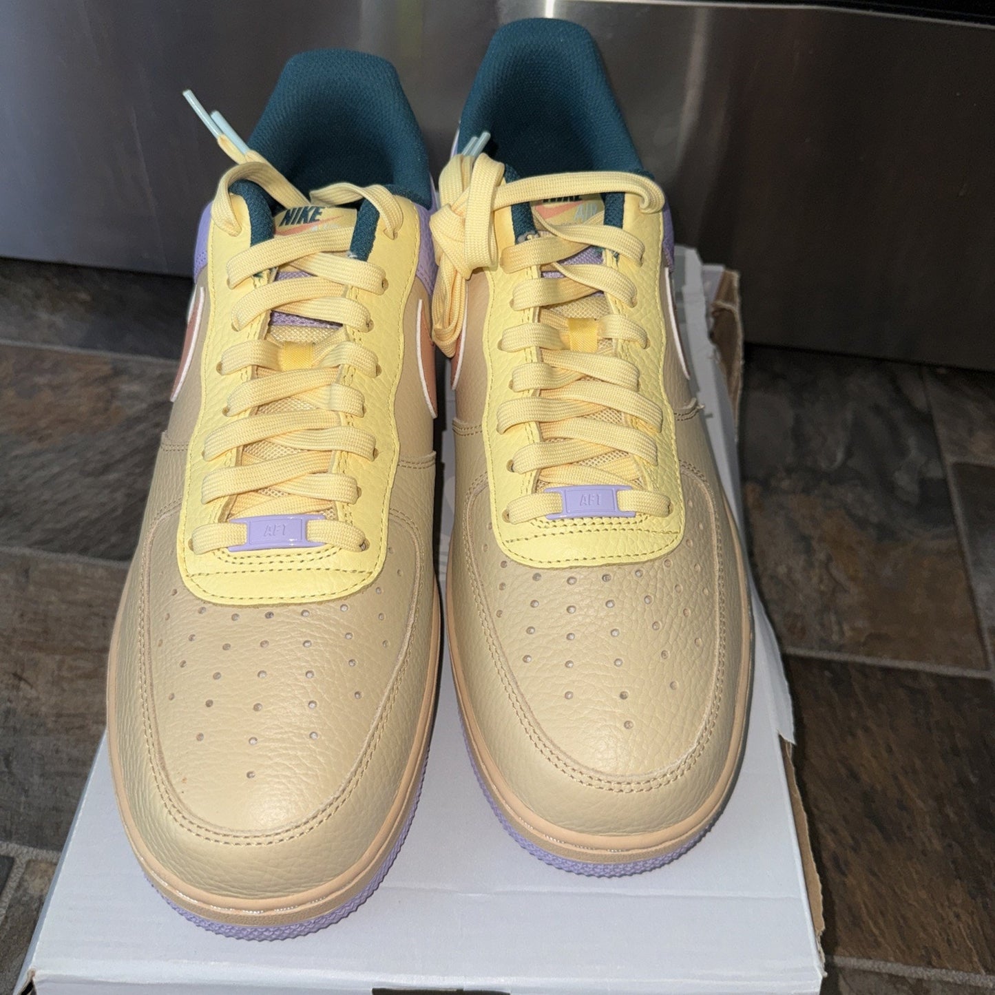 Size 13 IB4493-252 Nike Air Force 1 ‘07 Easter