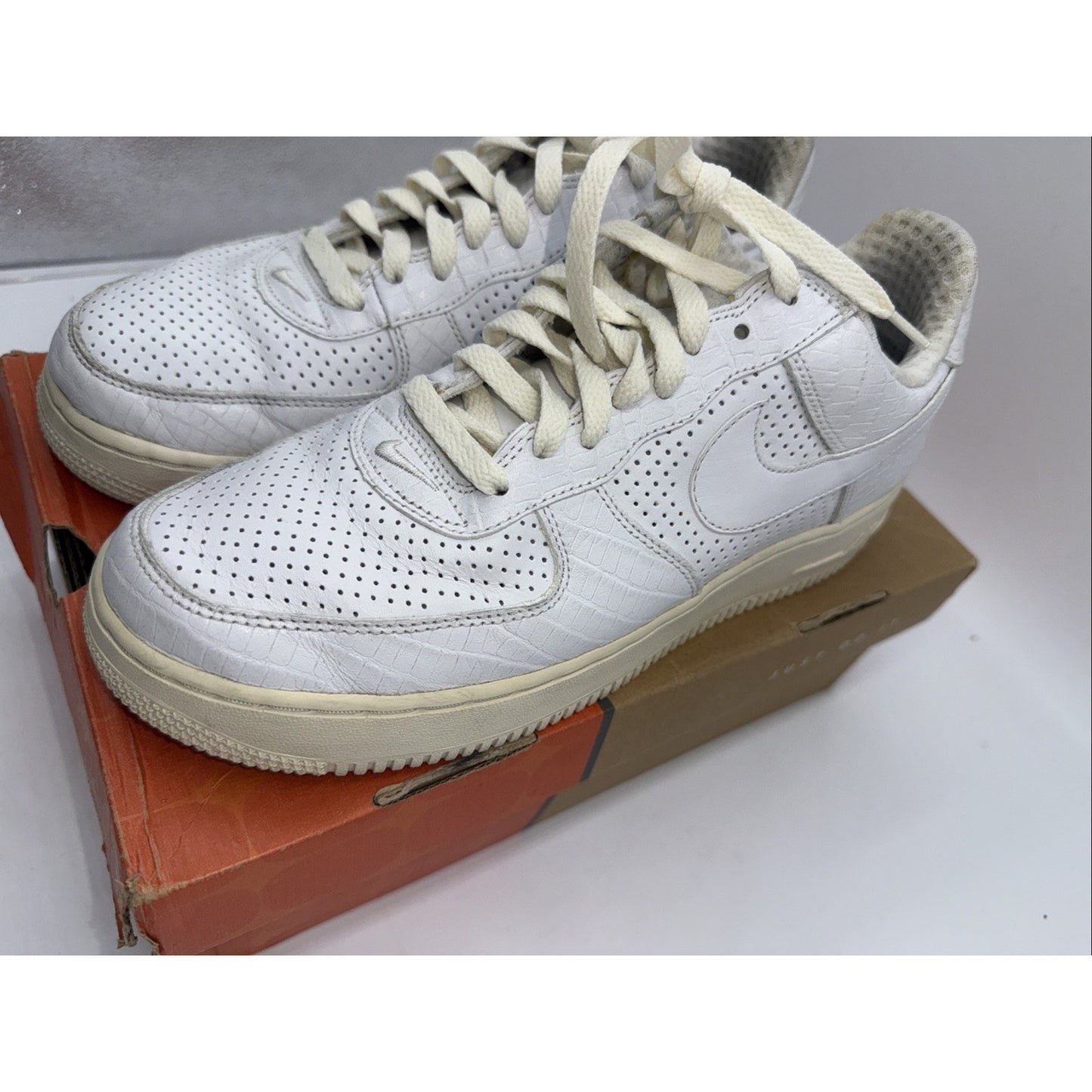 Size 9 - Nike Air Force 1 Premium White 2006 BS813