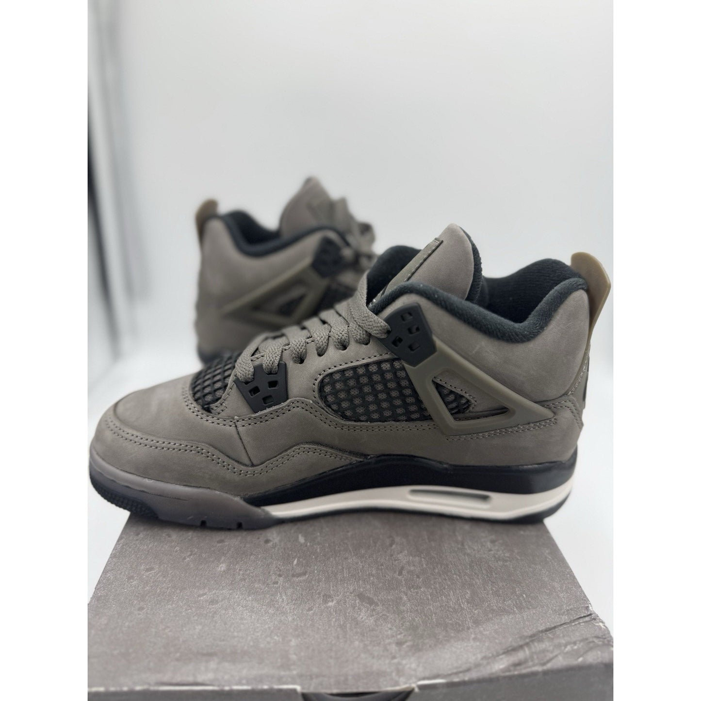 Size 5y Jordan 4 Retro Cave Stone ib4171-200