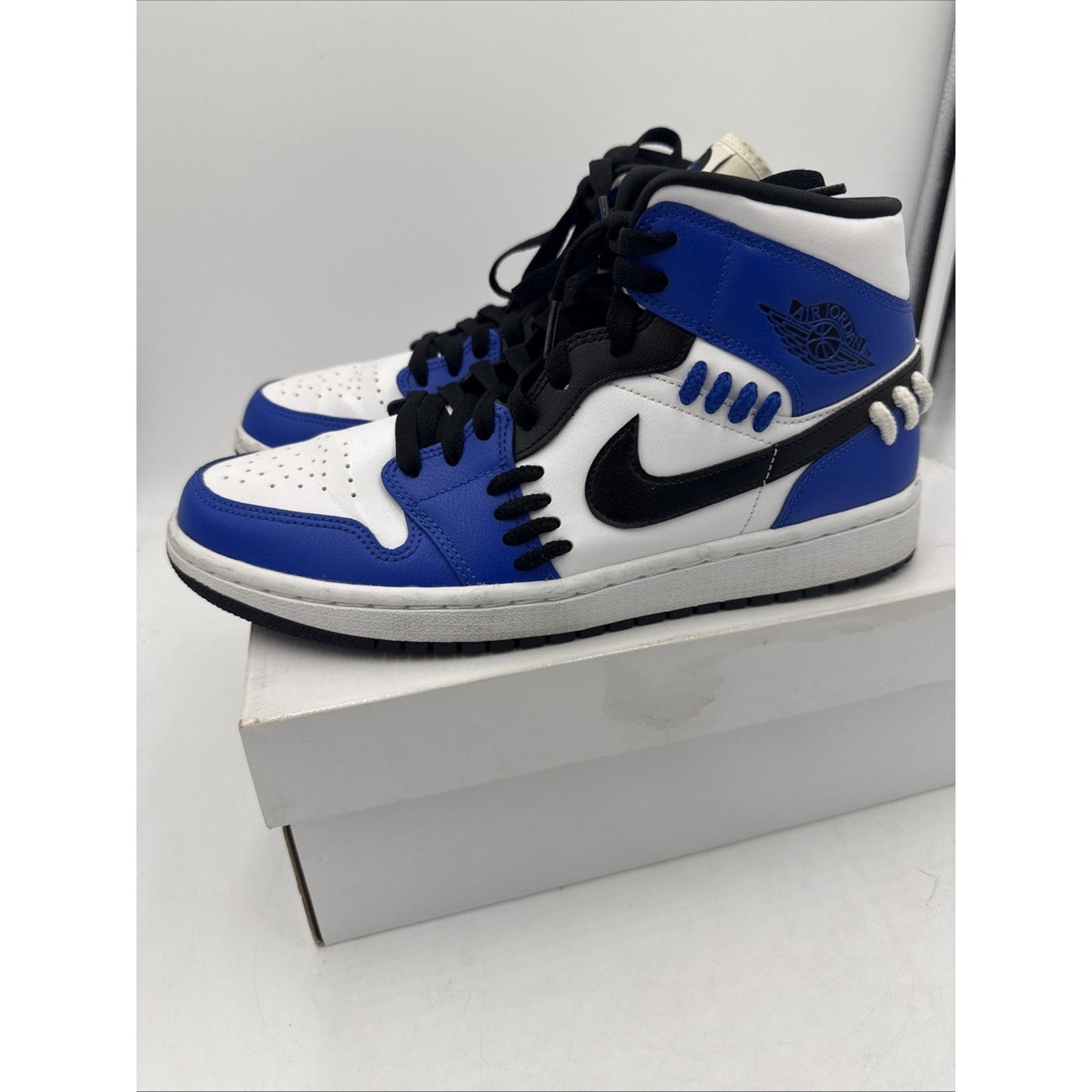 Size 10 - Air Jordan 1 Mid Sisterhood W