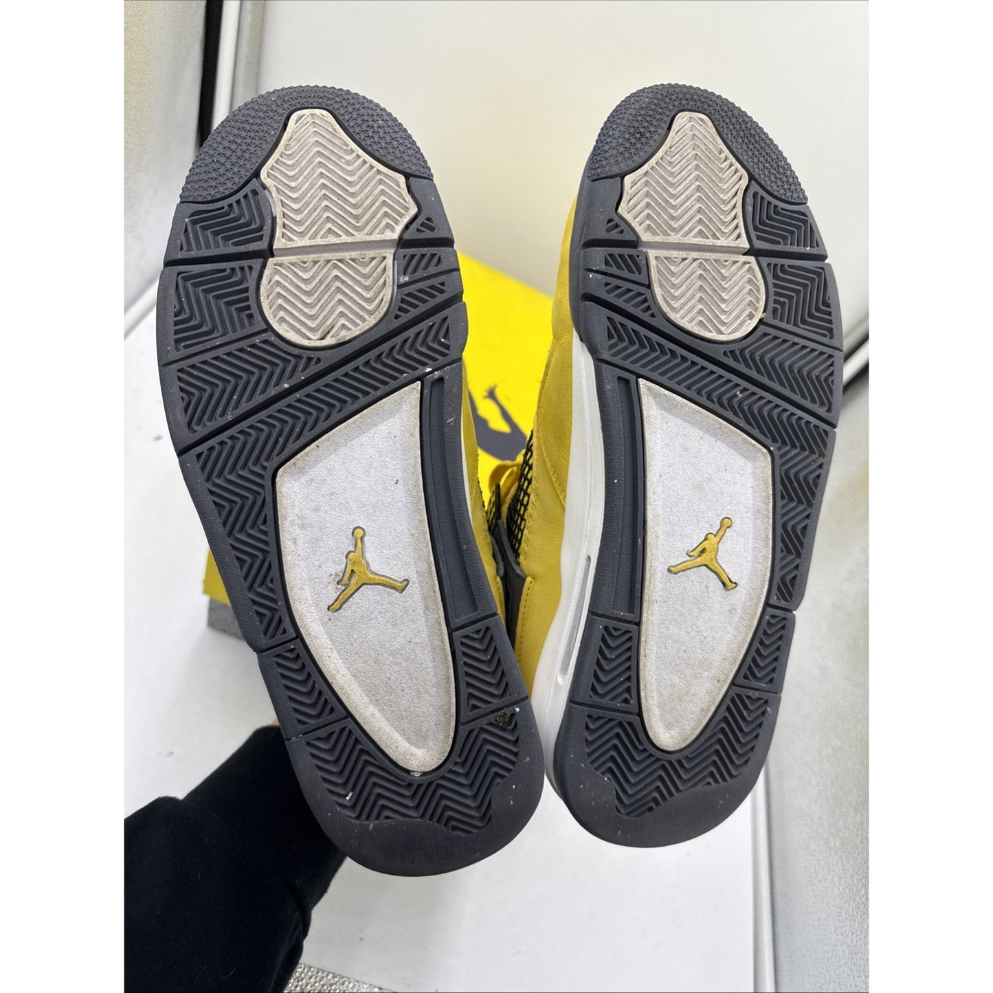 Size 10 - Jordan 4 Retro Mid Lightning