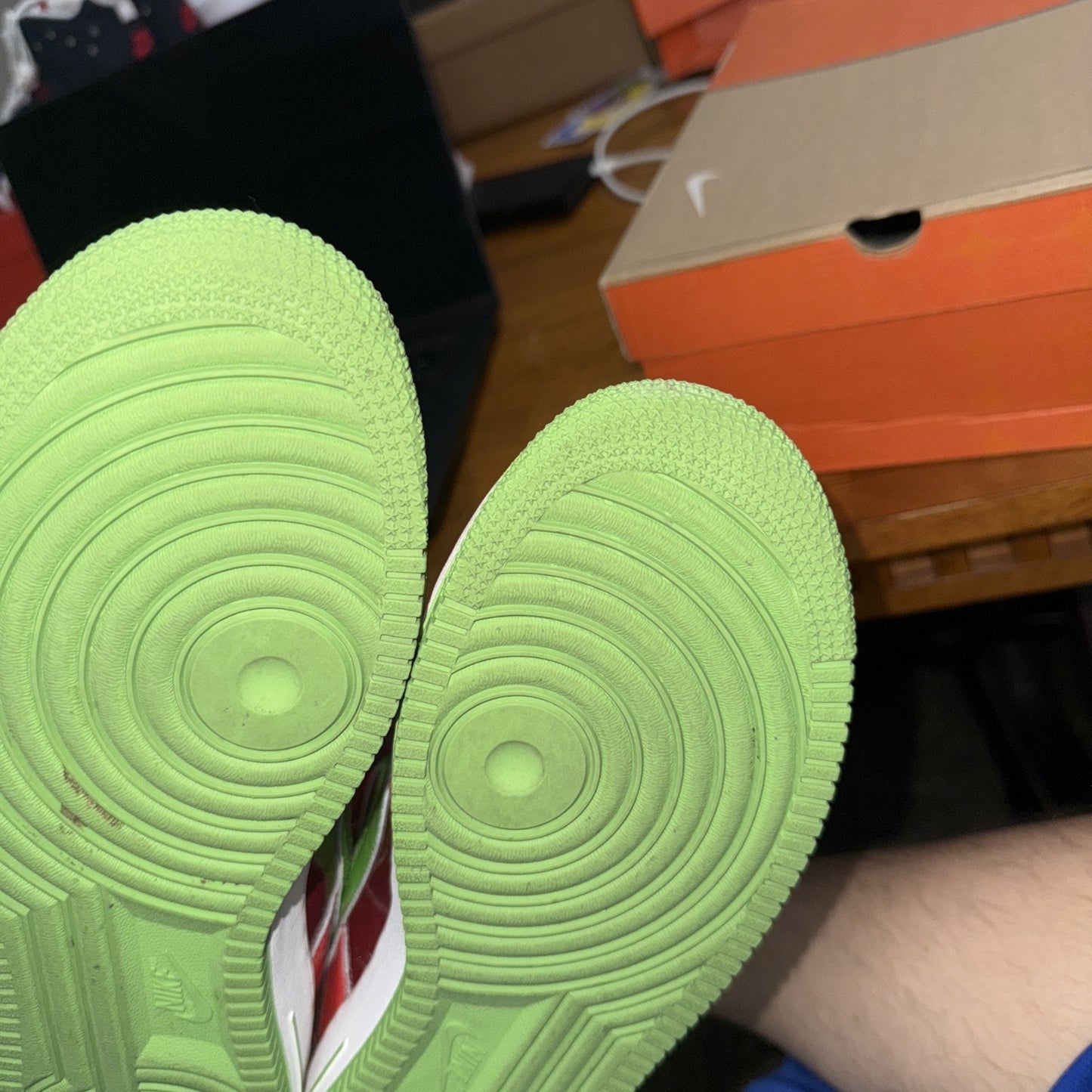 Size 10 - Nike Air Force 1 Premium Kiwi BS370