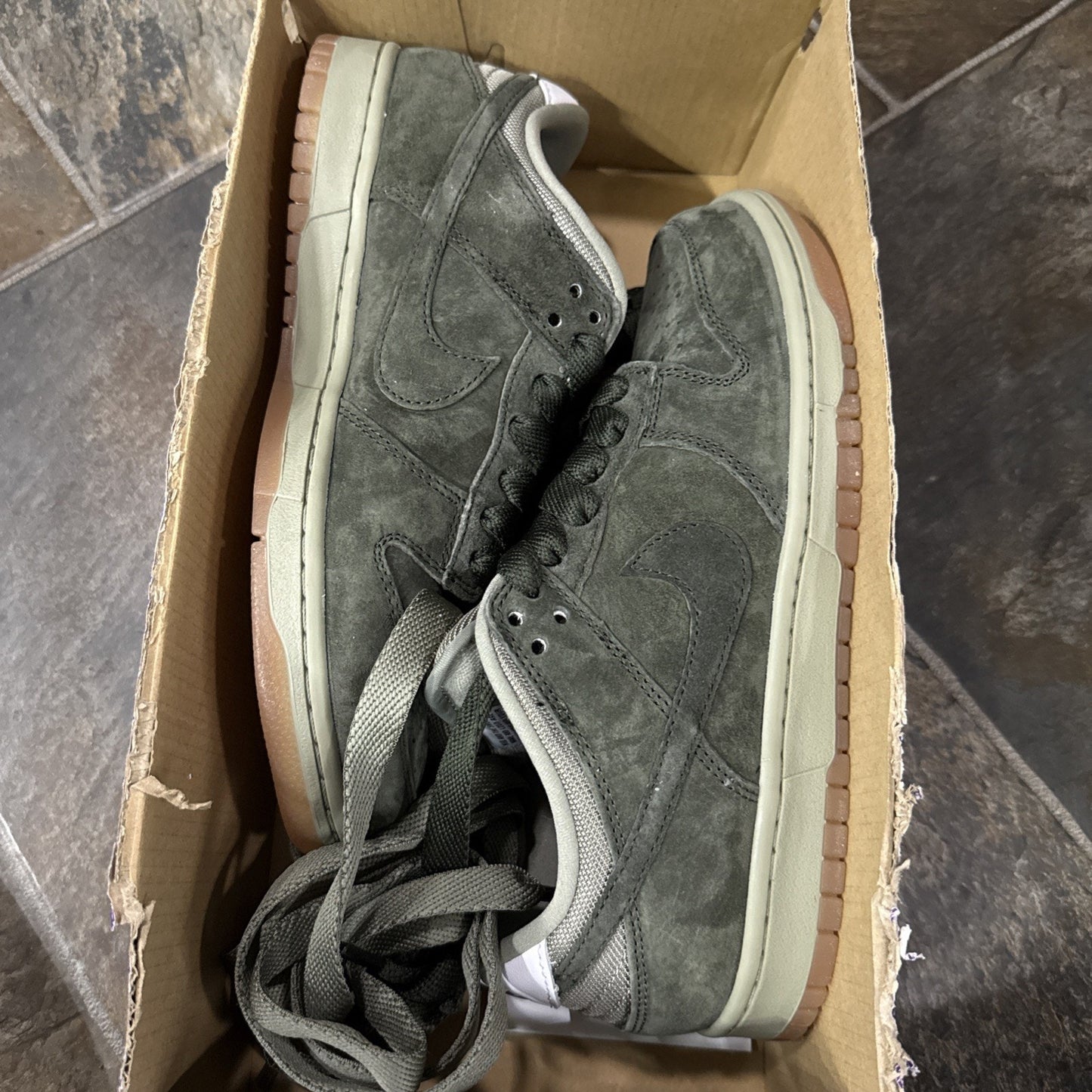 Nike SB Dunk Low Pro B Skateboards Sneakers Seqouia HJ0367 301 Size 7.5