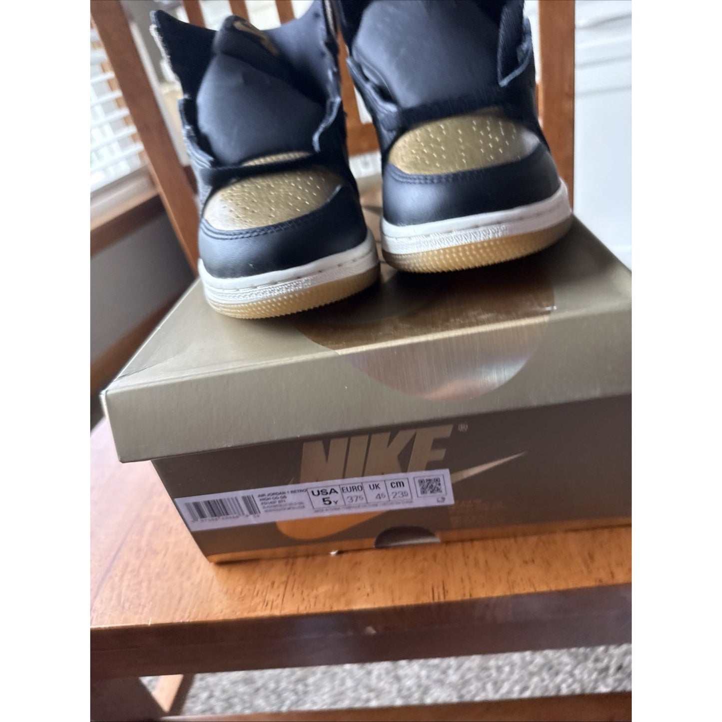 Size 5y NIKE Jordan 1 Retro High OG Black Metalic Gold BS005