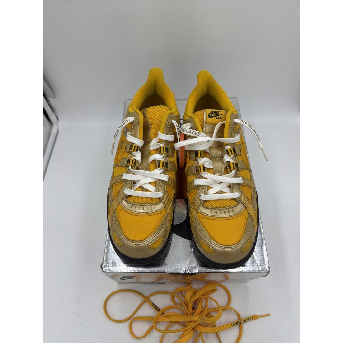 Size 8.5 - Nike Off-White x Air Rubber Dunk University Gold