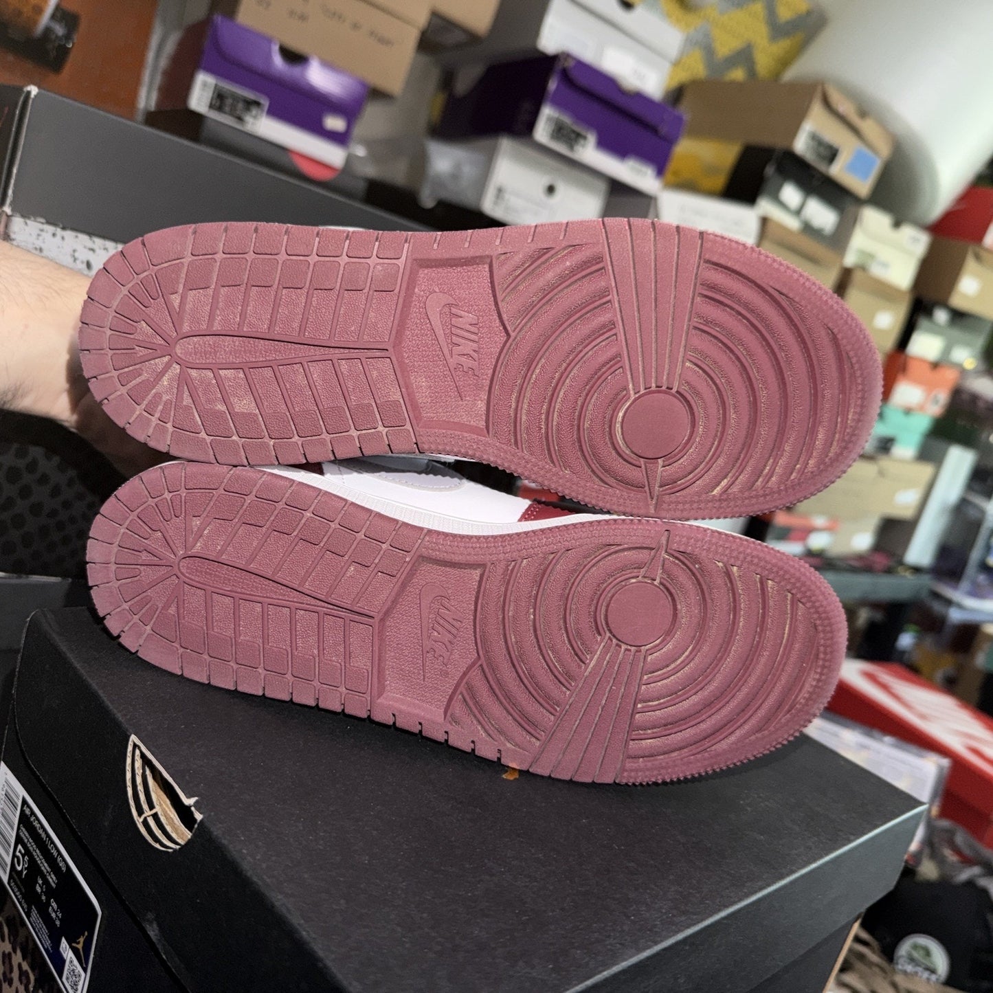 Size 5.5y Jordan 1 Low Bordeaux 55356065