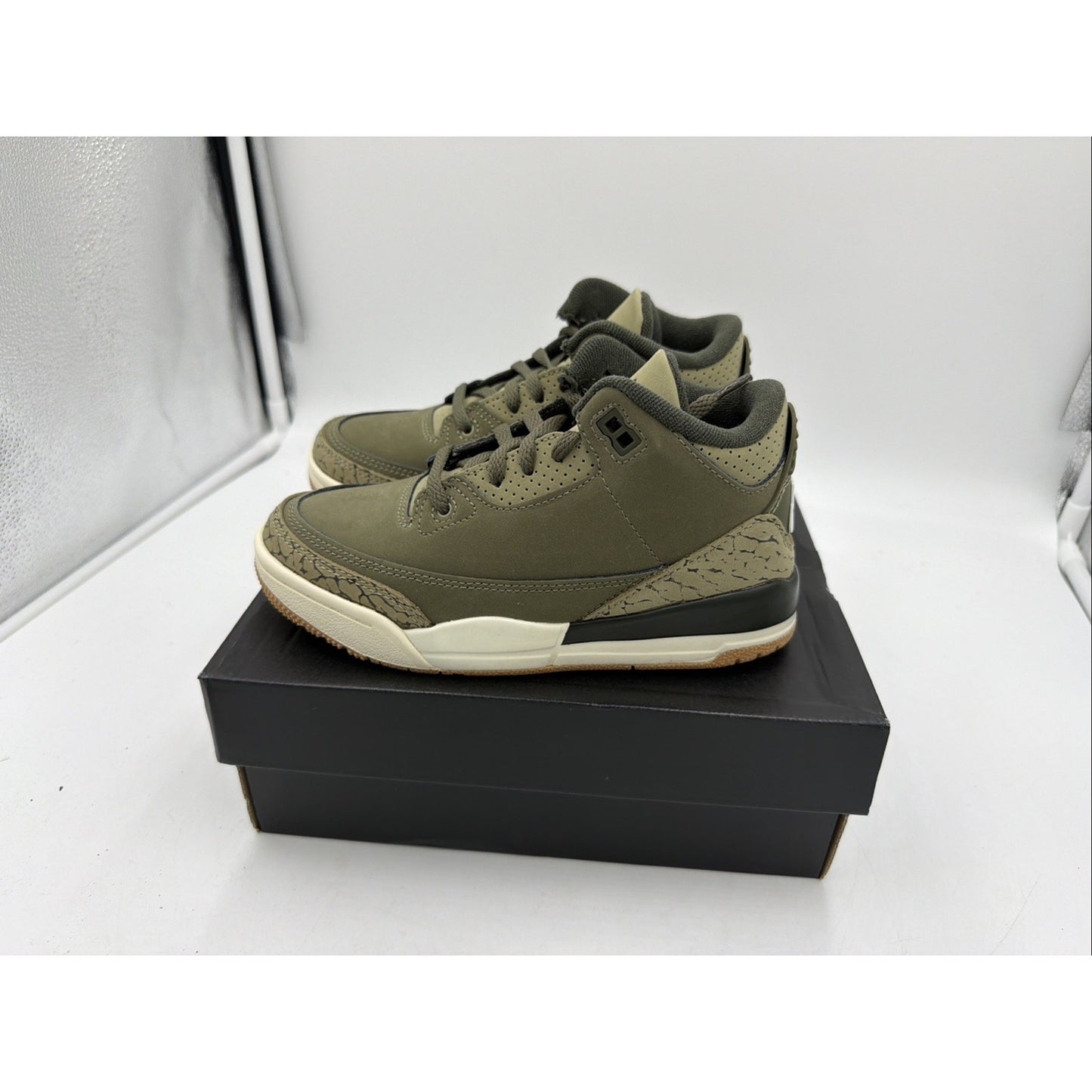 PRE SCHOOL JORDAN 3 RETRO MEDIUM OLIVE_MEDIUM OLIVE/SEQUOIA DM0966-202-SIZE 13