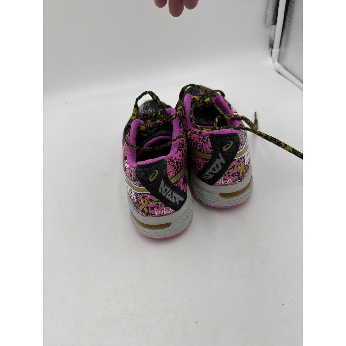 ASICS Gel Noosa Tri 10 Running Shoes Women's Size 7 Hot Pink Black Gold T5M9N
